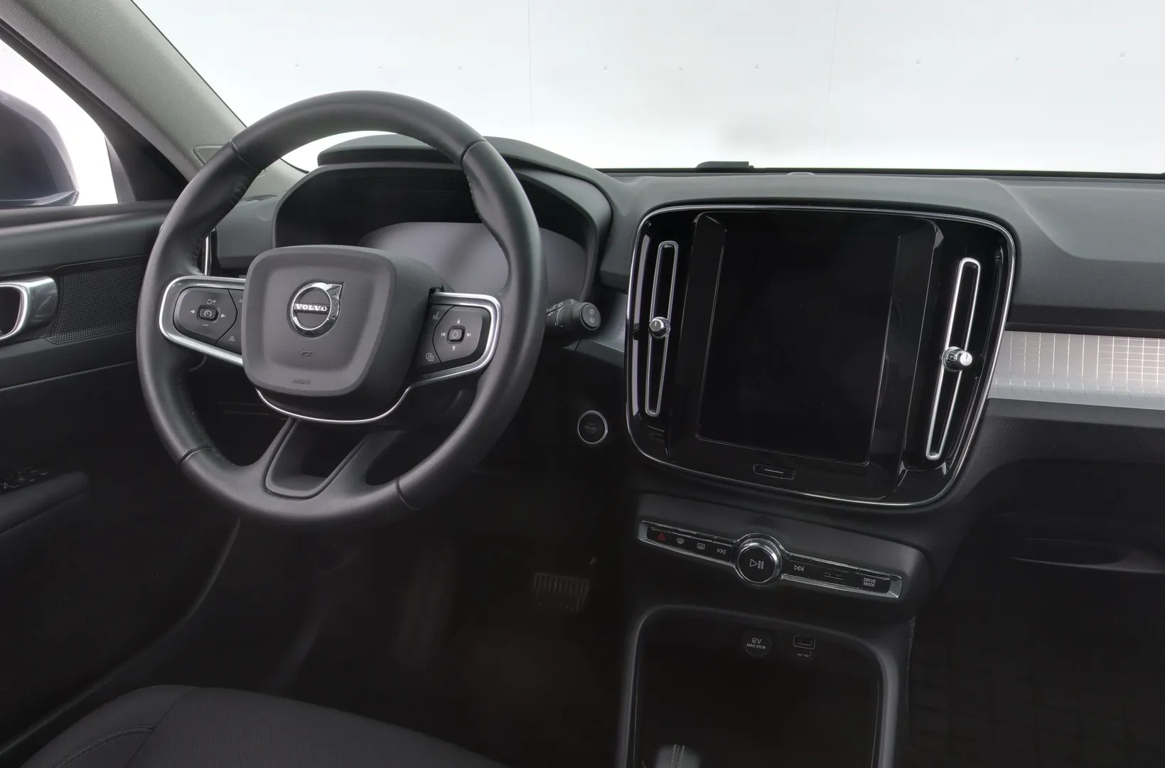 Volvo XC40 RVL-908 carousel image