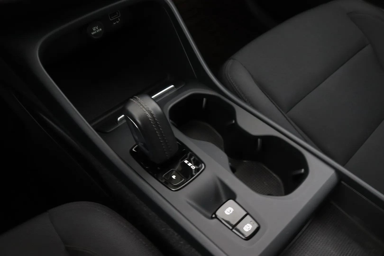Volvo XC40 RVL-908 carousel image