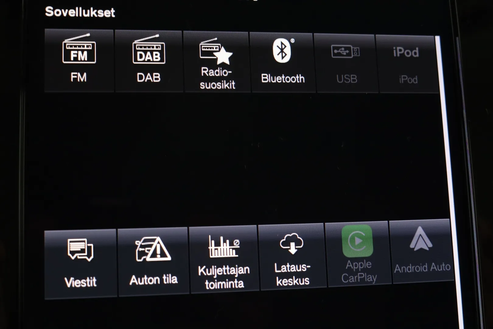 Volvo XC40 RVL-908 carousel image
