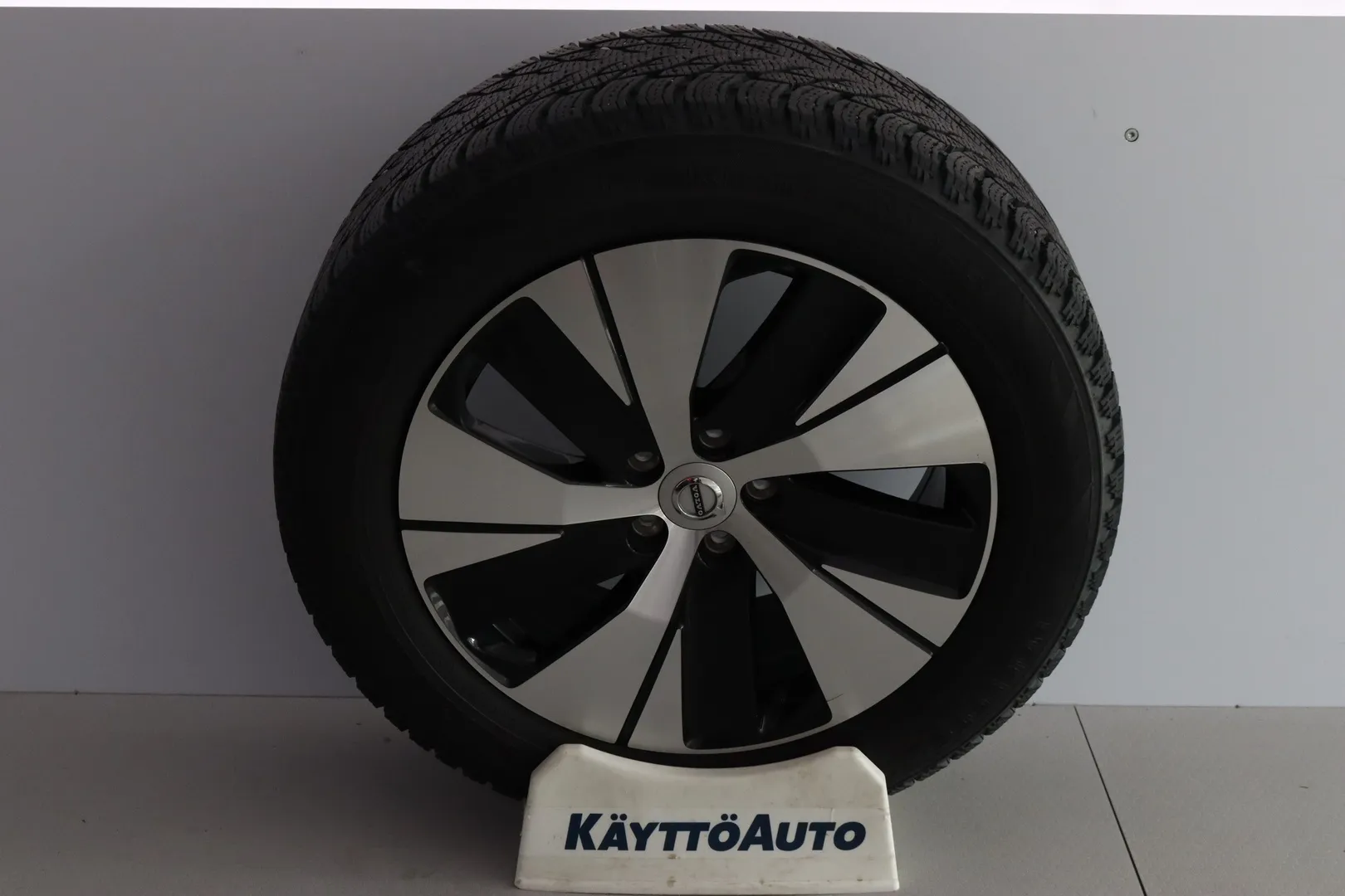 Volvo XC40 RVL-908 carousel image