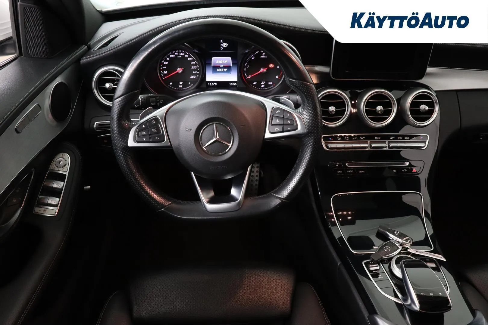 Mercedes-Benz C COU-660 carousel image