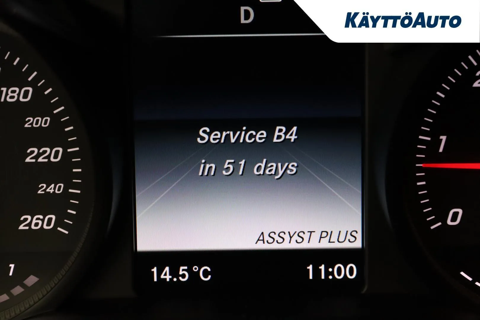 Mercedes-Benz C COU-660 carousel image