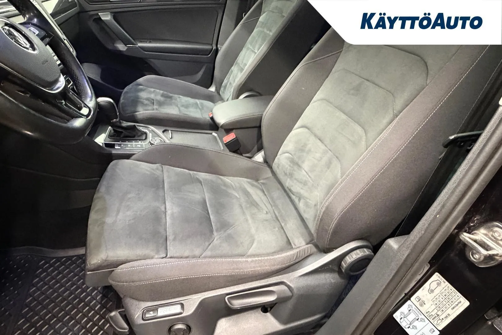 Volkswagen Tiguan SMB-620 carousel image