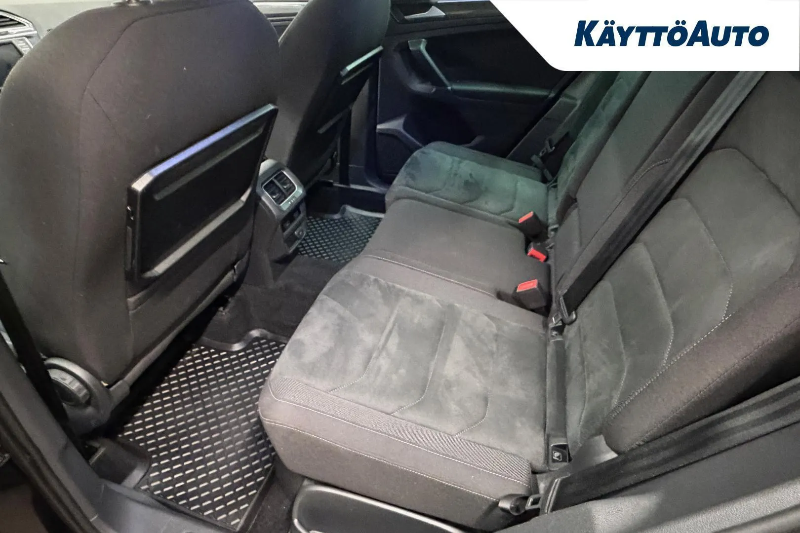 Volkswagen Tiguan SMB-620 carousel image