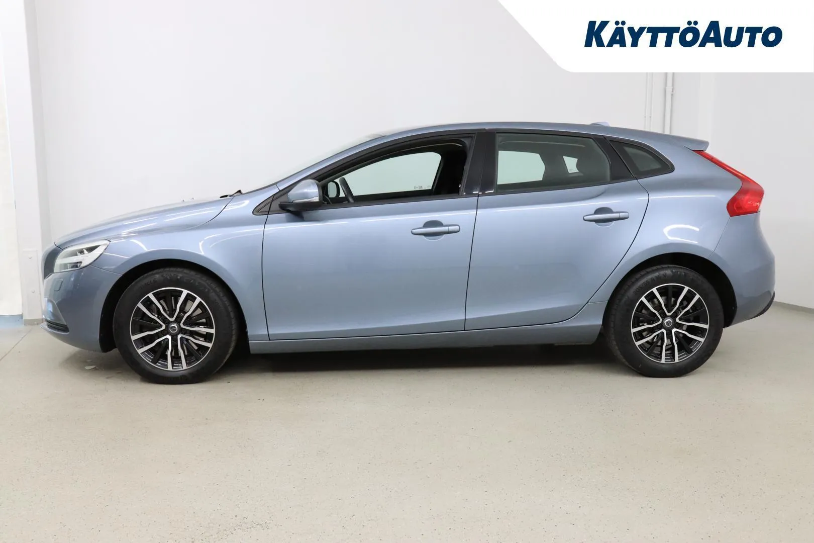 Volvo V40 FNJ-371 carousel image