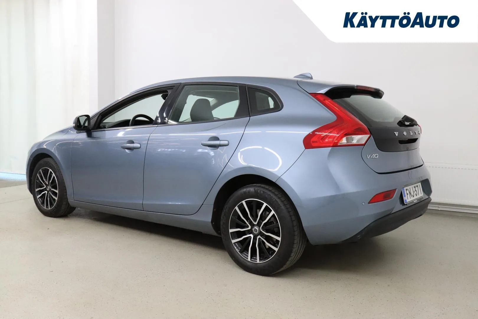 Volvo V40 FNJ-371 carousel image