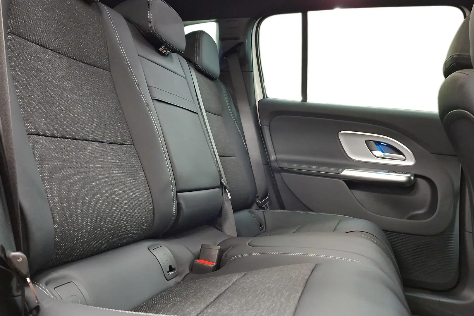 Mercedes-Benz GLB FSU-617 carousel image