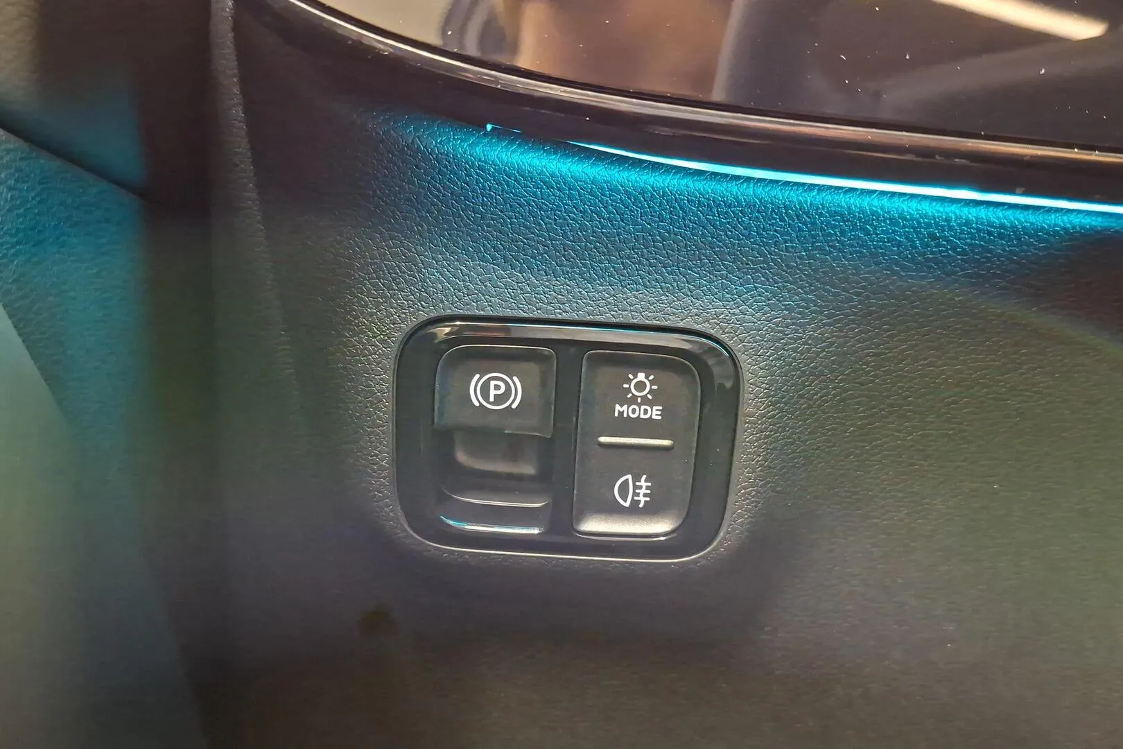 Mercedes-Benz GLB FSU-617 carousel image