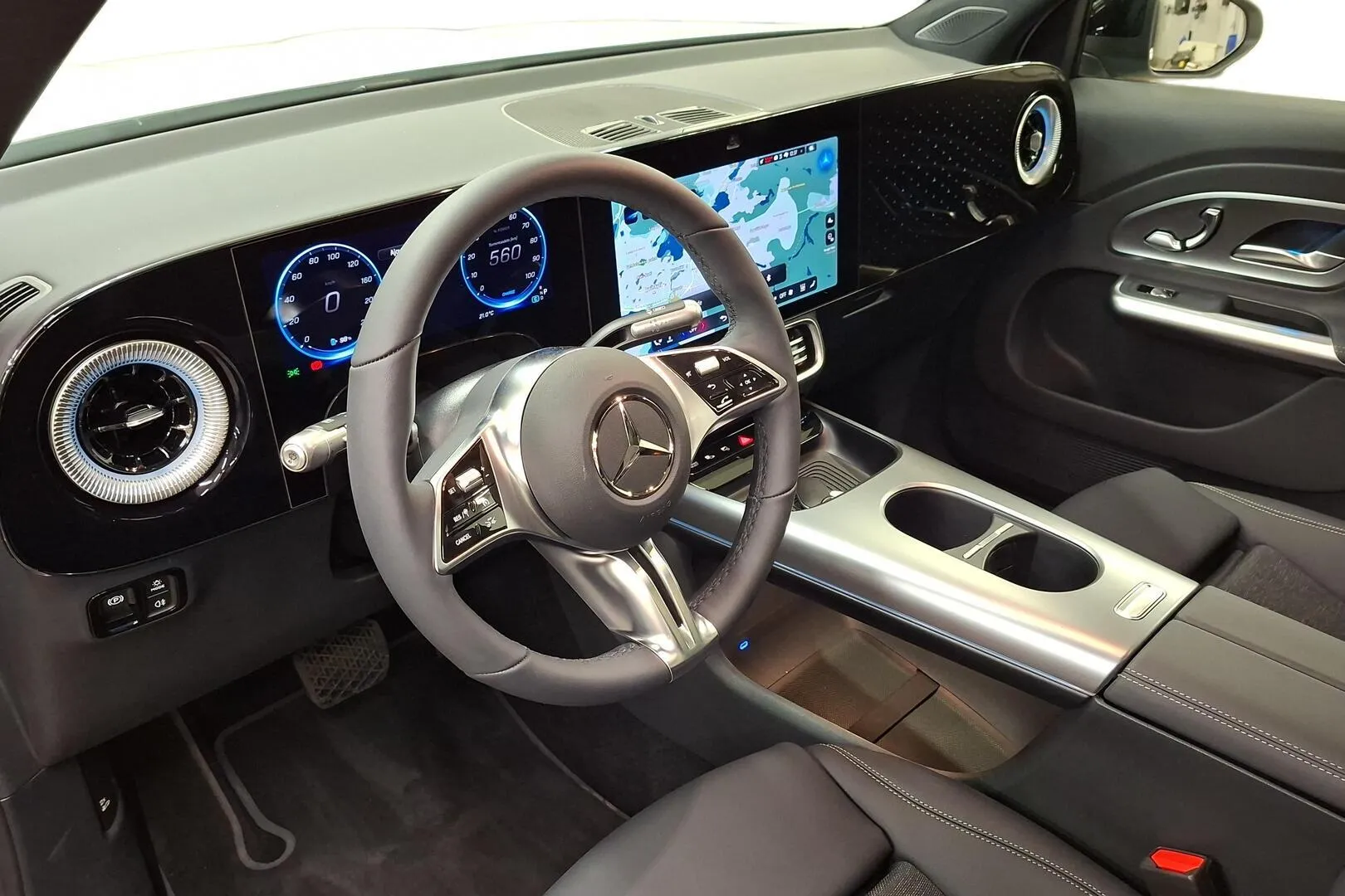 Mercedes-Benz GLB FSU-617 carousel image