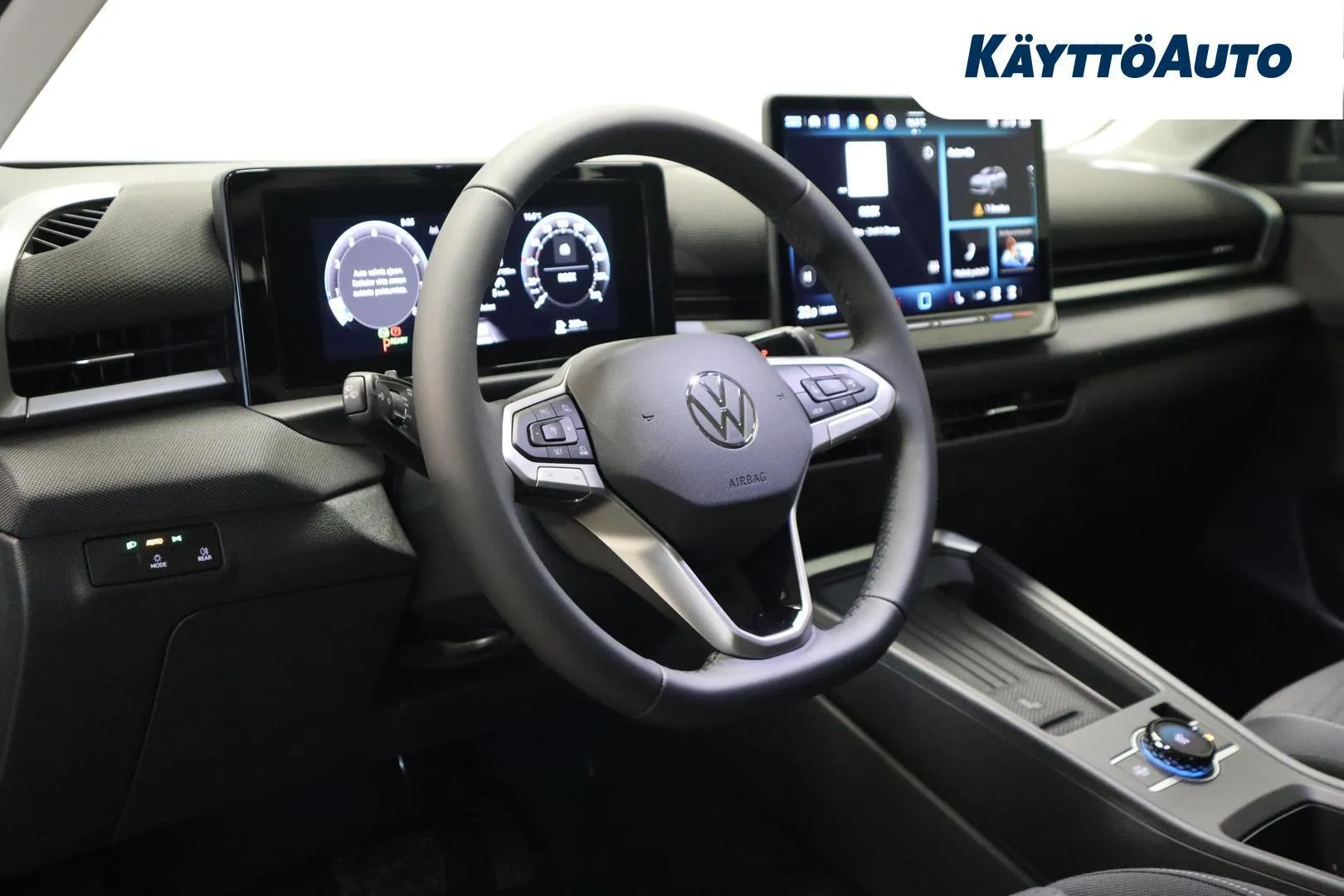 Volkswagen T-Roc YMM-295 carousel image