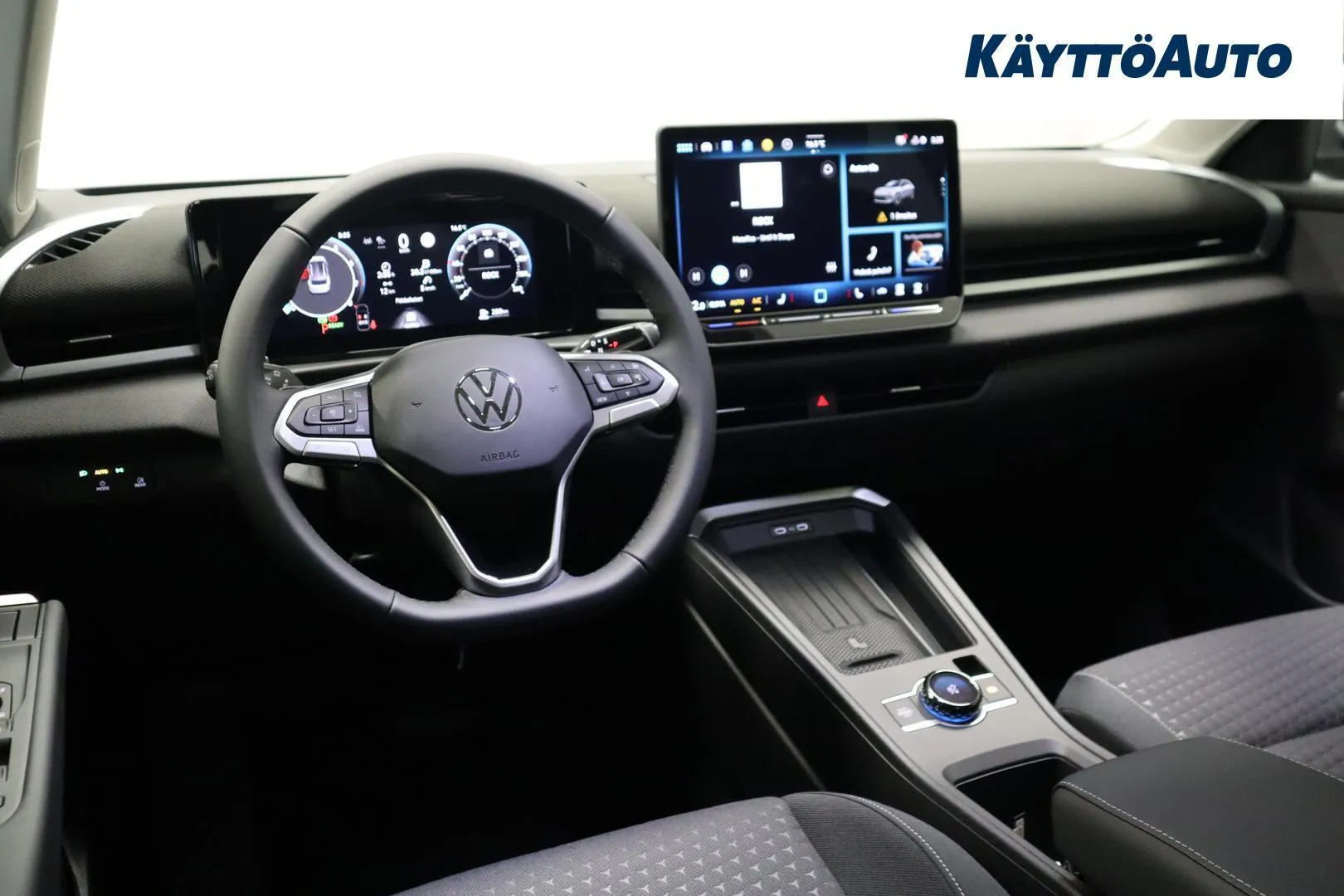 Volkswagen T-Roc YMM-295 carousel image