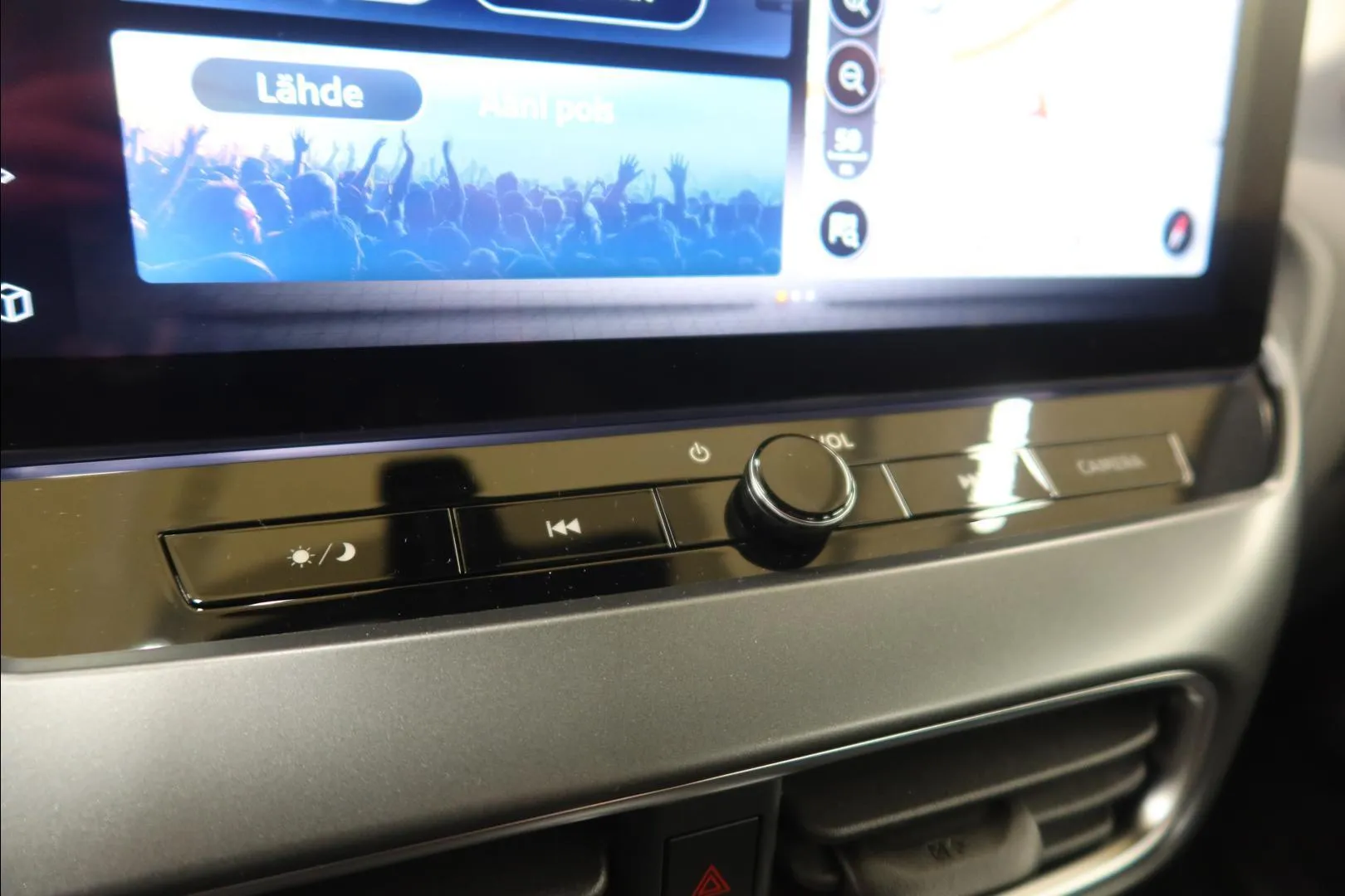 NISSAN JUKE YME-345 carousel image