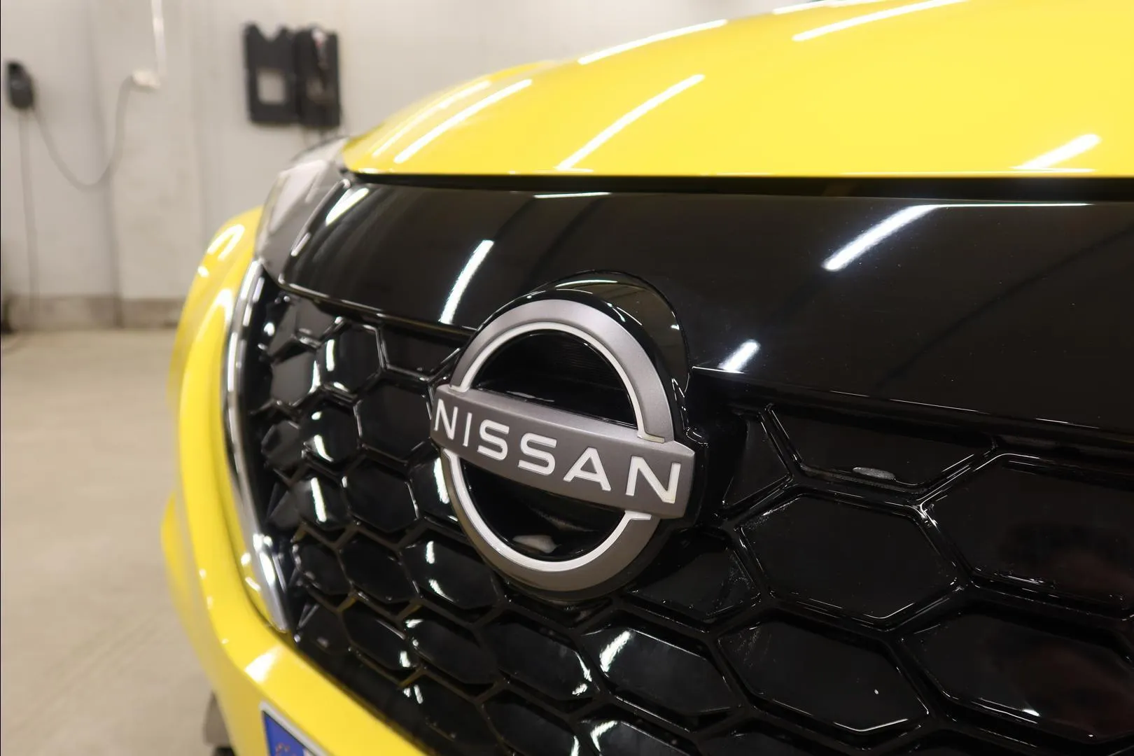 NISSAN JUKE YME-345 carousel image