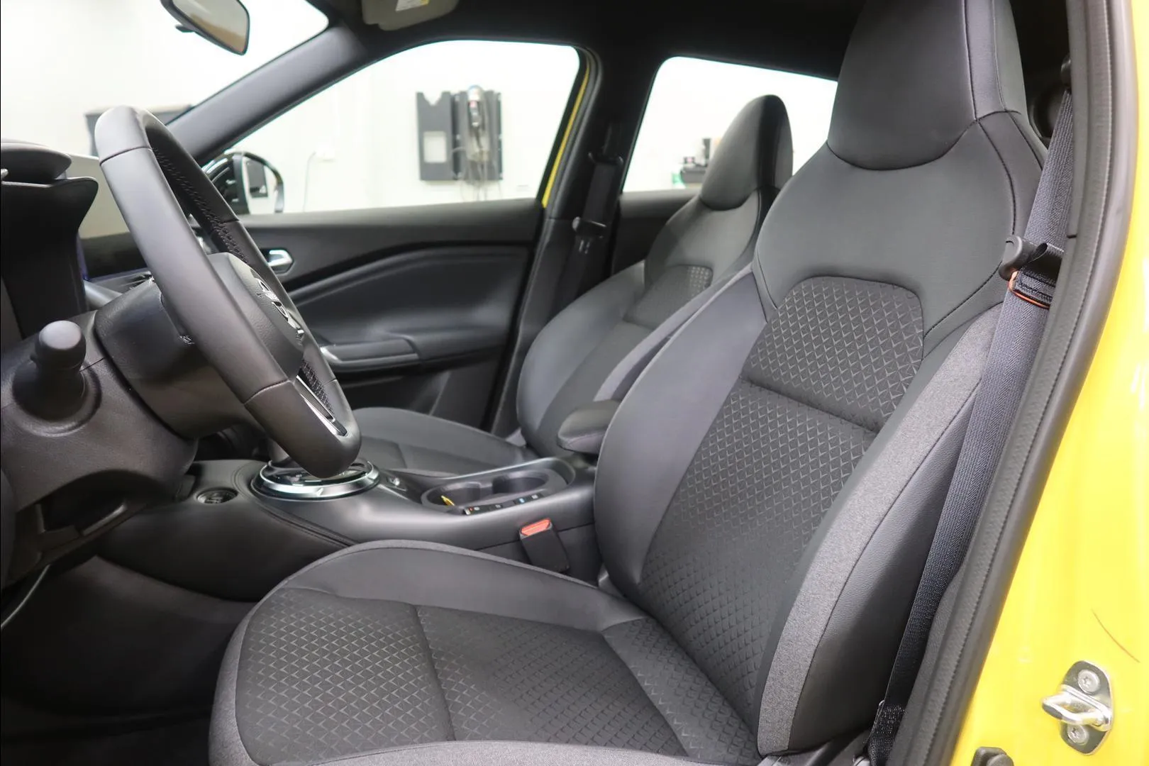 NISSAN JUKE YME-345 carousel image