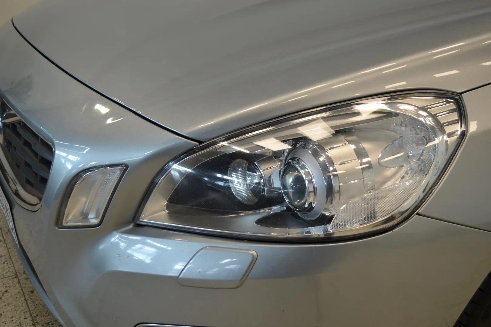 Volvo V60 TXY-315 carousel image