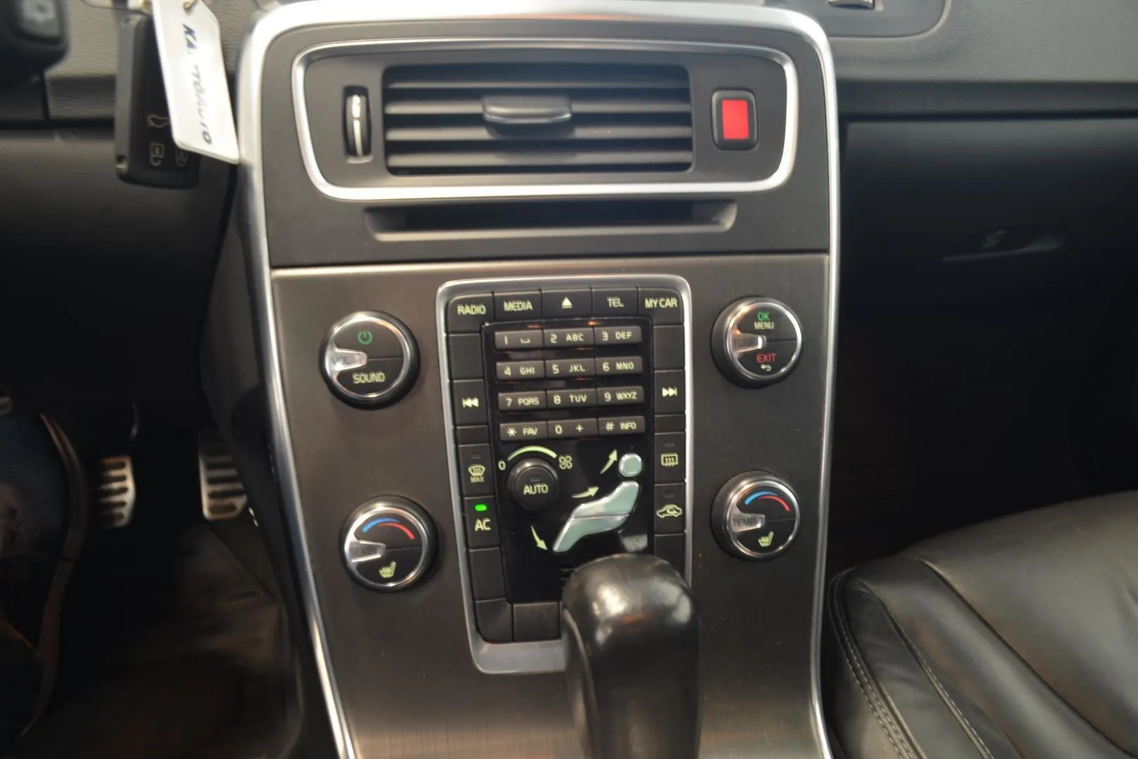 Volvo V60 TXY-315 carousel image