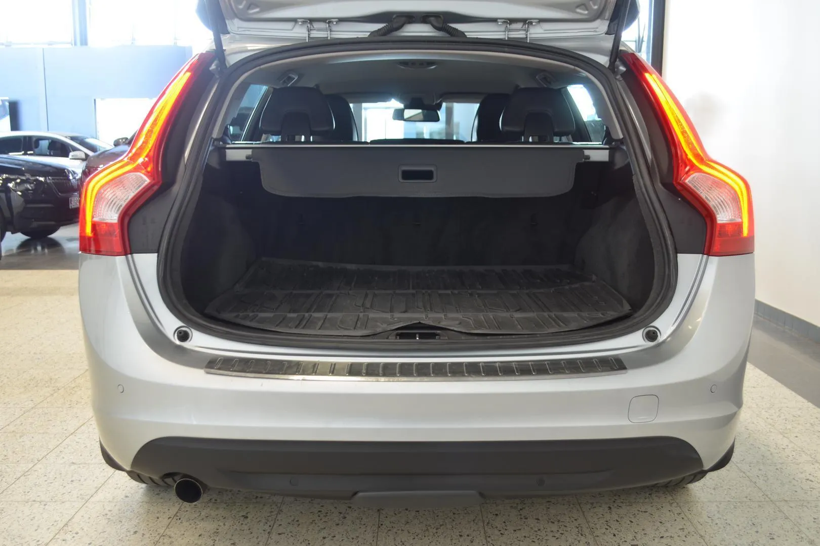 Volvo V60 TXY-315 carousel image