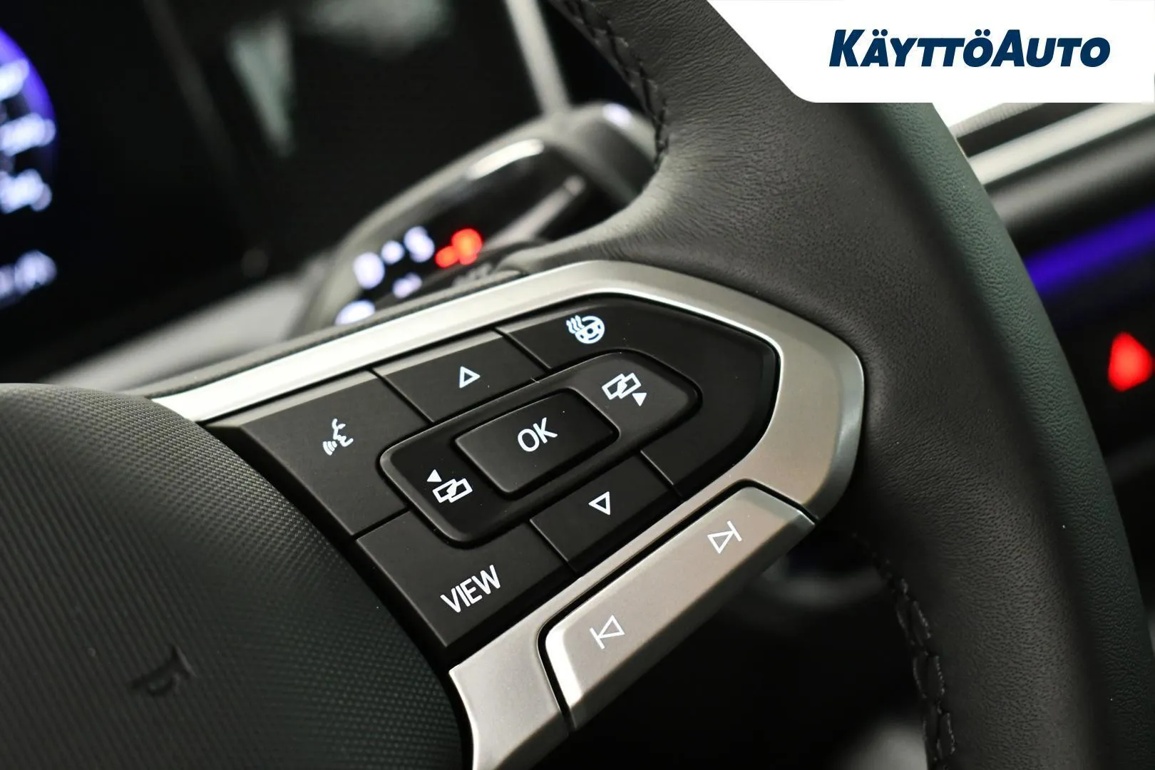 Volkswagen Tiguan YMJ-161 carousel image