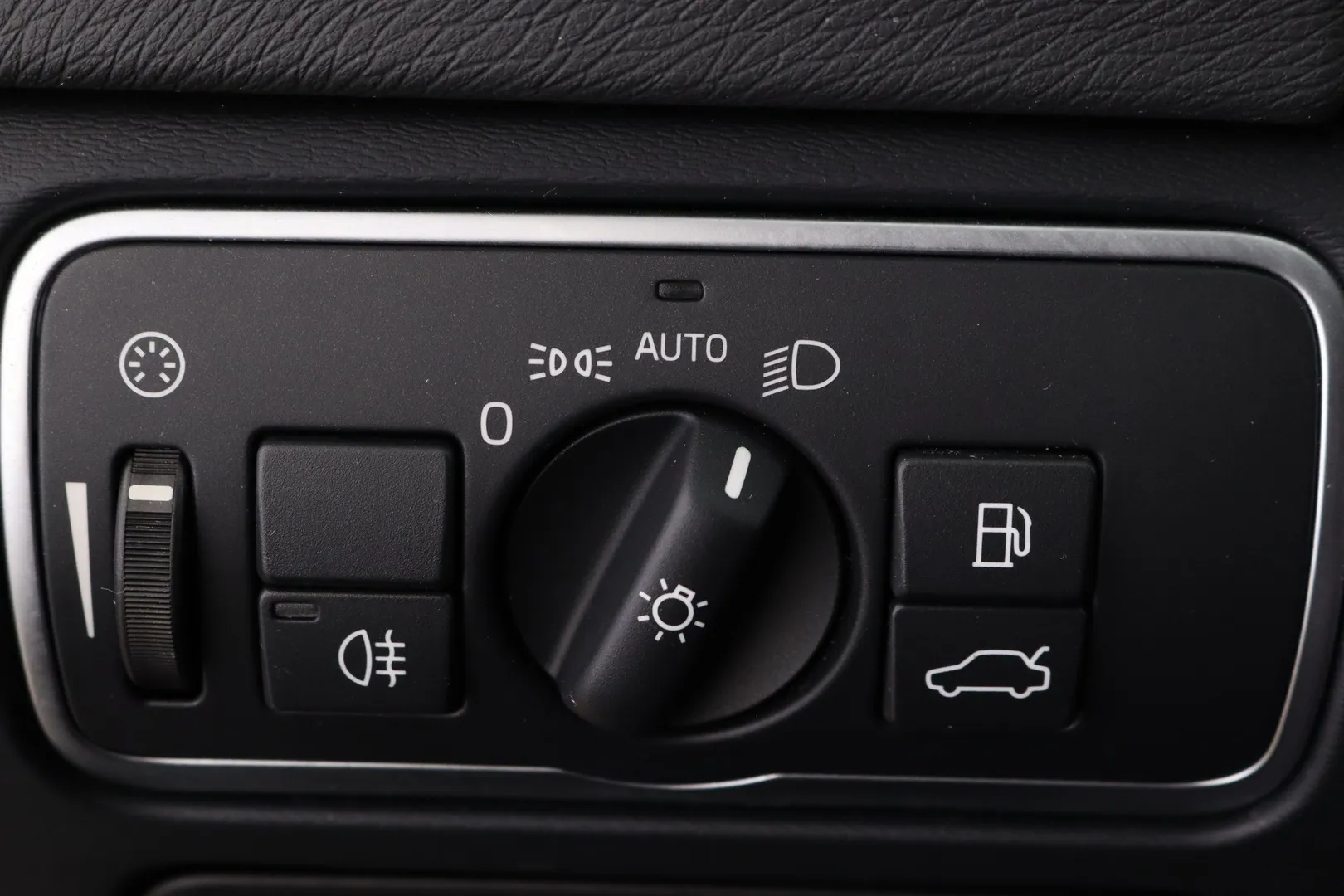Volvo V60 INN-196 carousel image