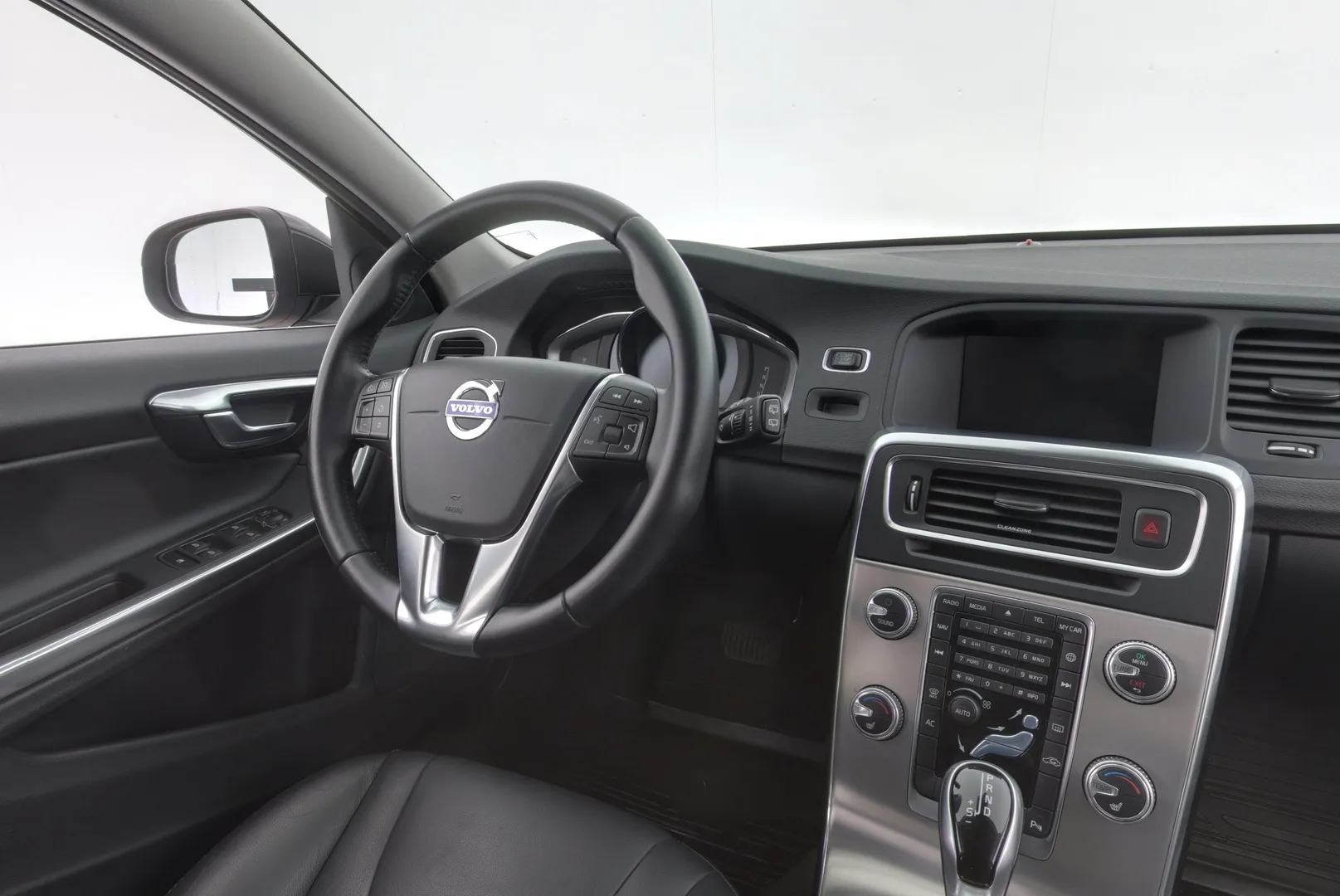 Volvo V60 INN-196 carousel image
