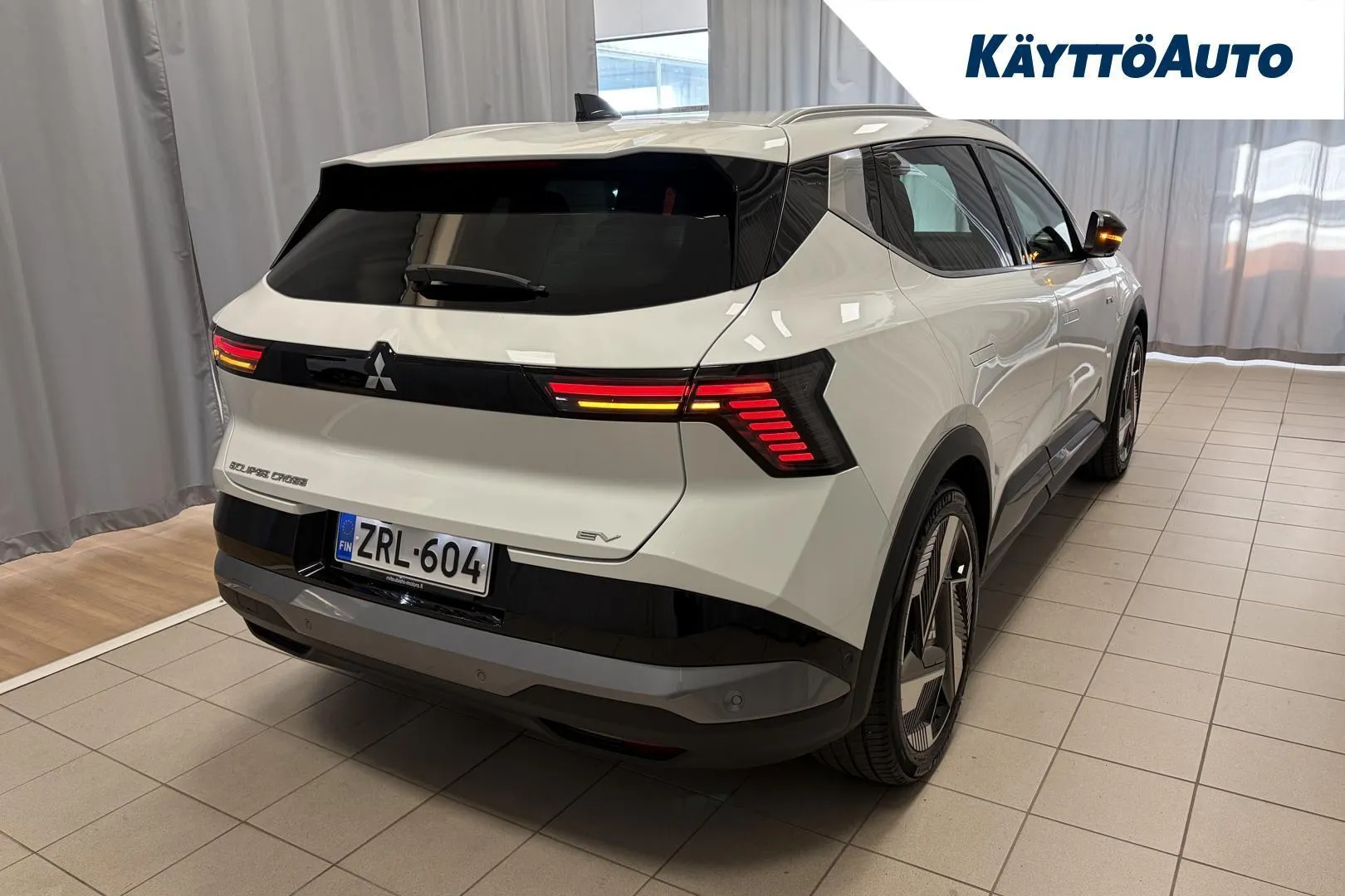 Mitsubishi Eclipse Cross ZRL-604 carousel image