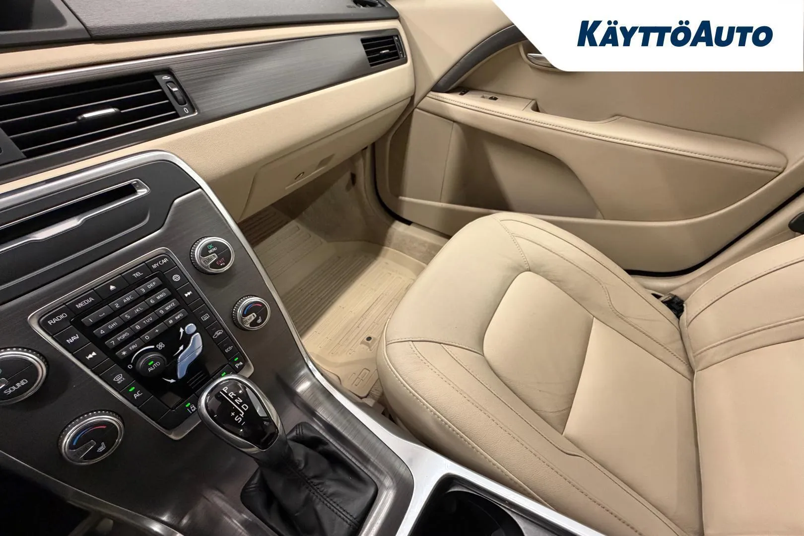 Volvo V70 INB-818 carousel image