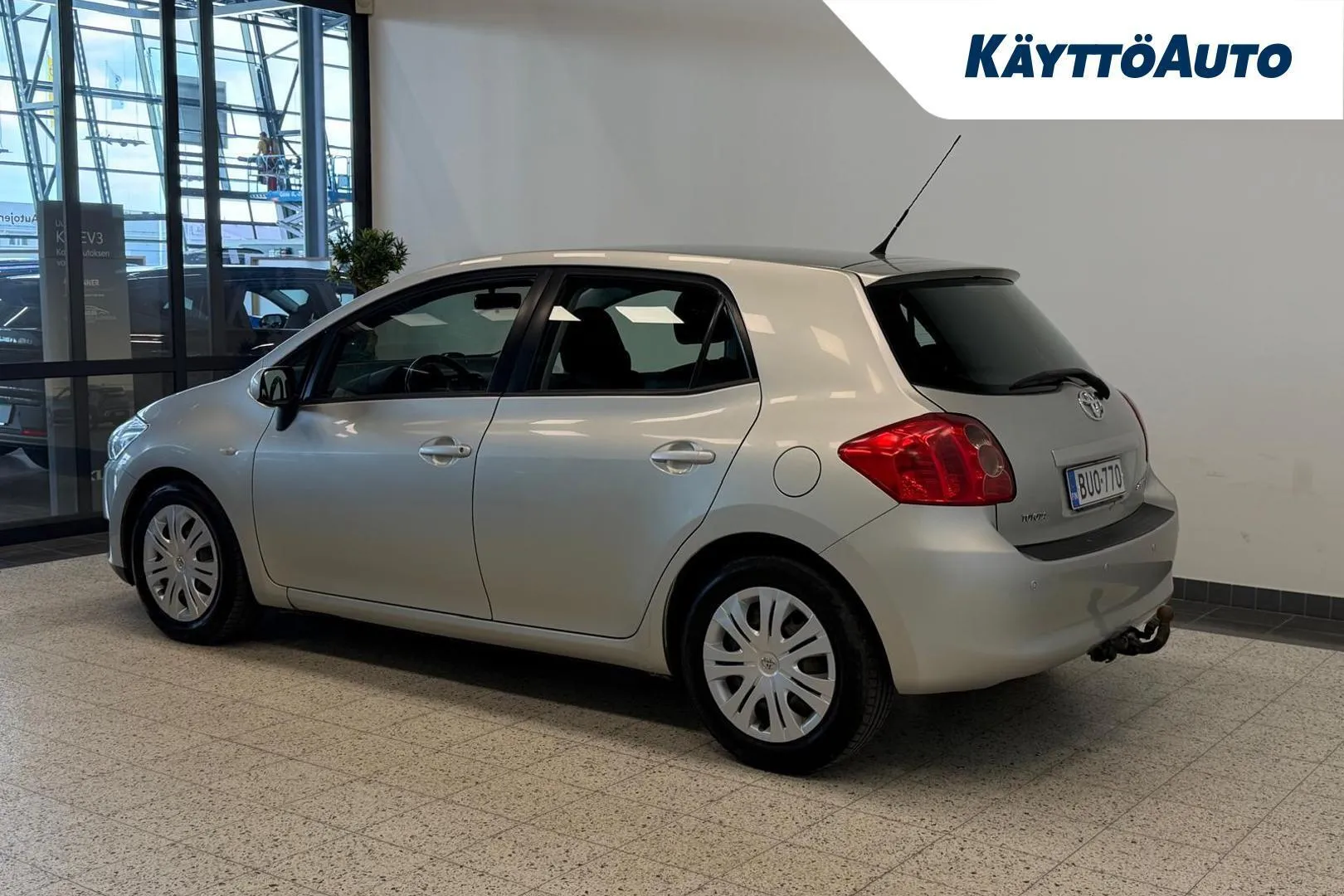 Toyota Auris BUO-770 carousel image