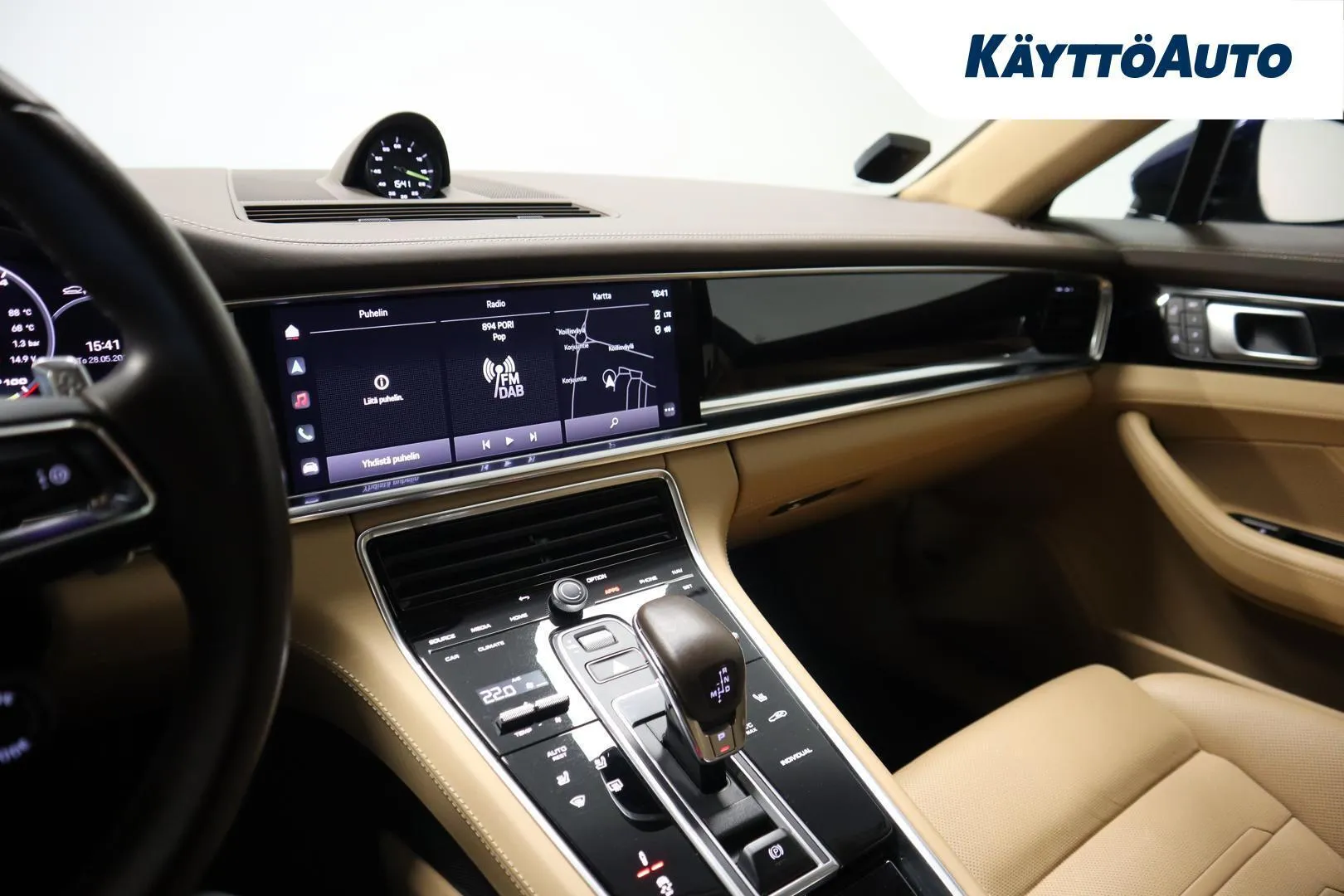 Porsche Panamera NOE-671 carousel image