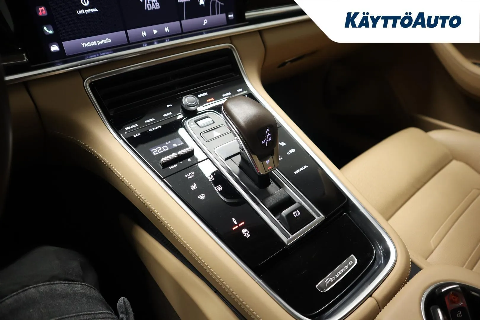 Porsche Panamera NOE-671 carousel image