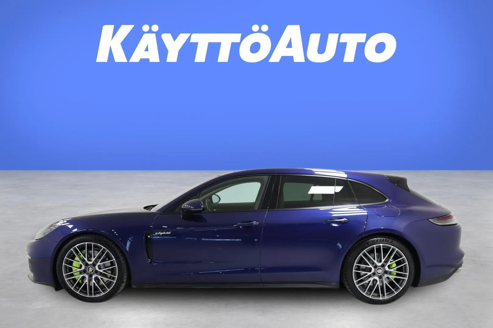 Porsche Panamera NOE-671 carousel image