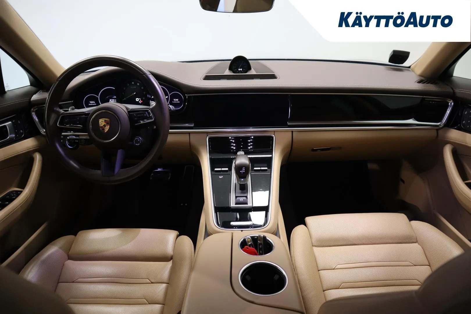 Porsche Panamera NOE-671 carousel image