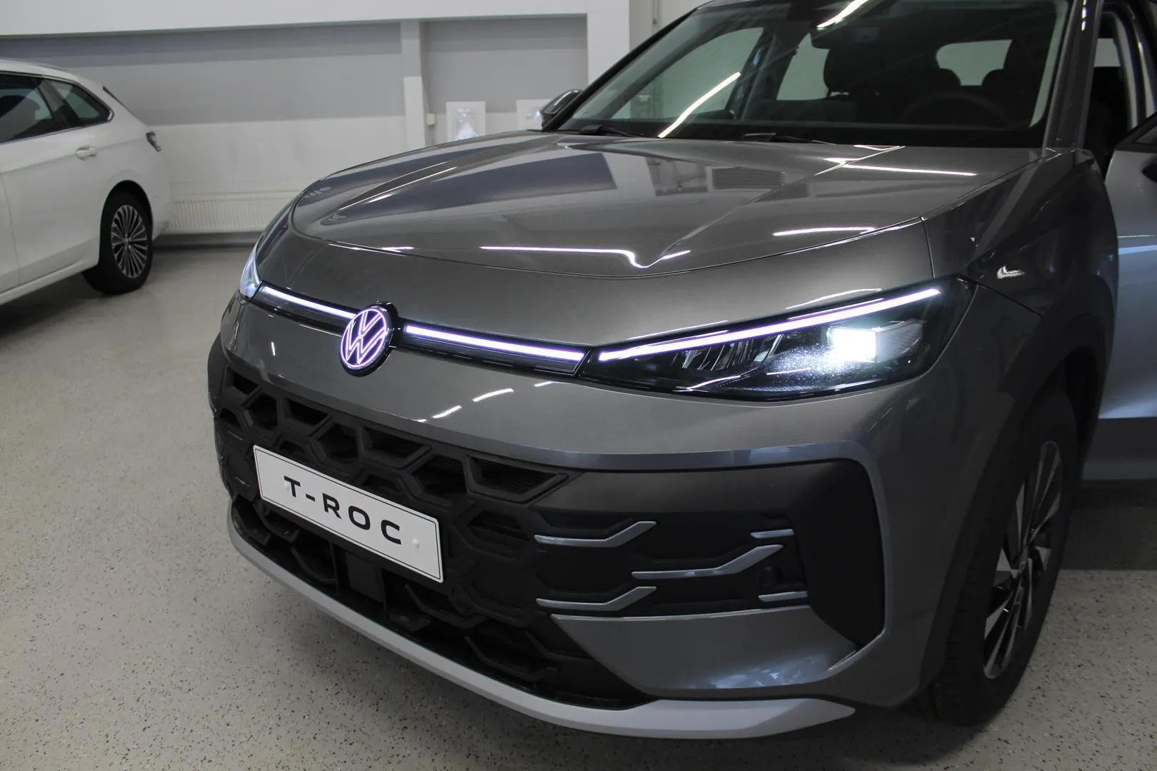 Volkswagen T-Roc ZRK-534 carousel image