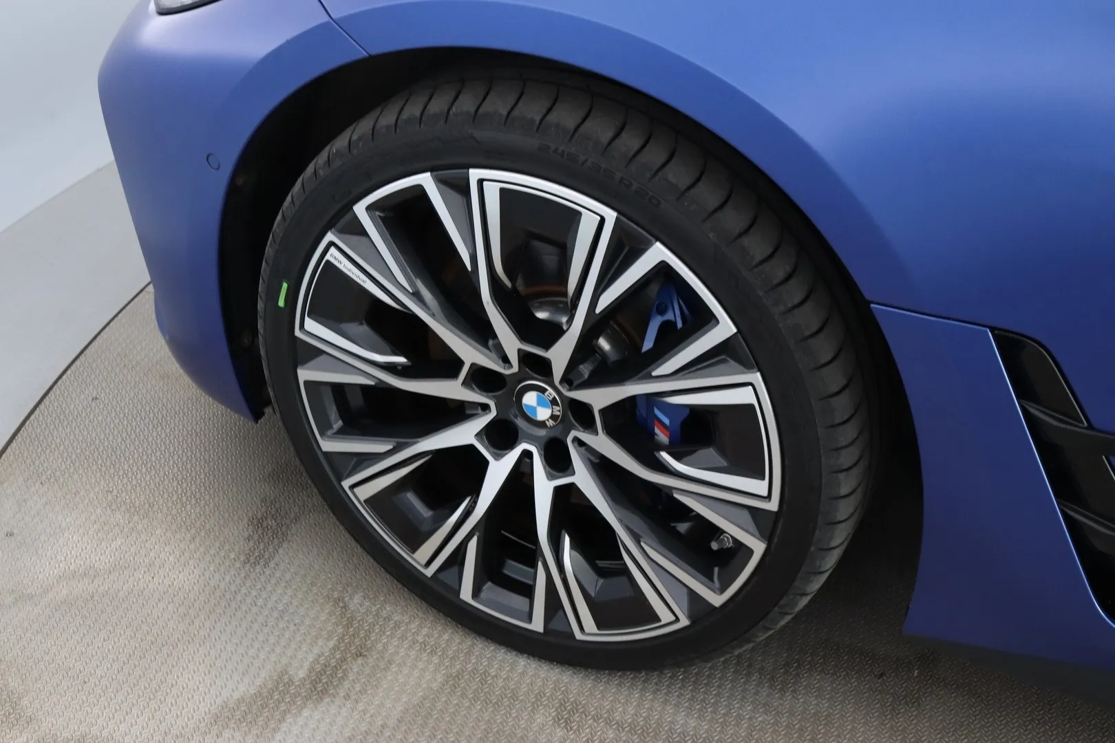 BMW i4 FPF-922 carousel image
