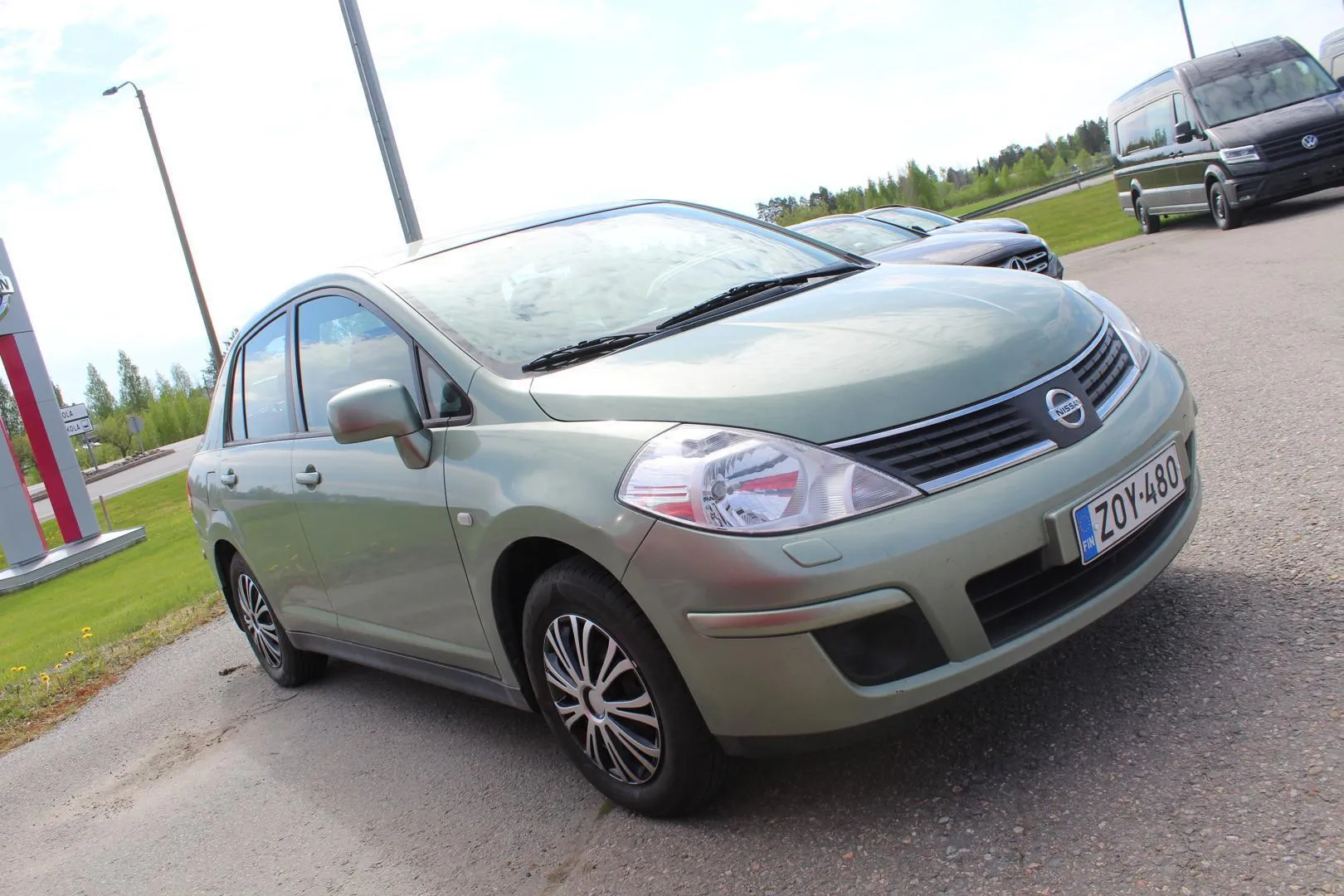 Nissan Tiida ZOY-480 carousel image