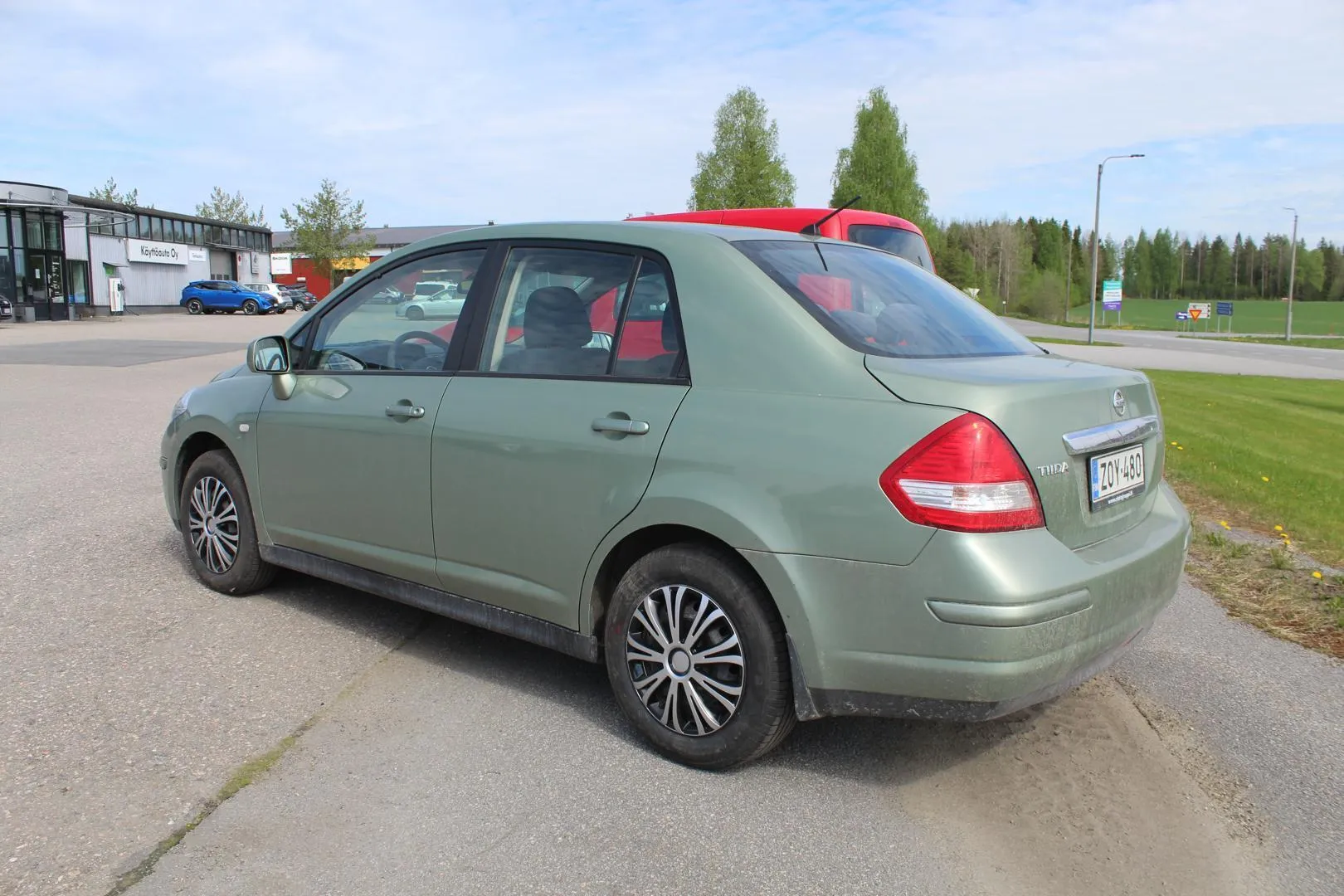 Nissan Tiida ZOY-480 carousel image