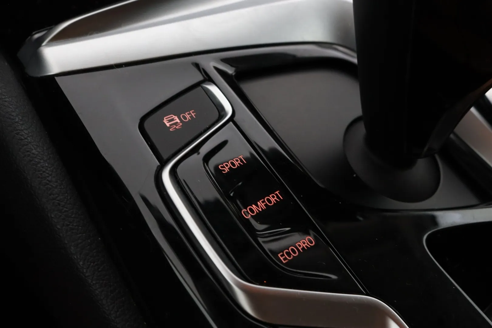 BMW 520 YLA-965 carousel image