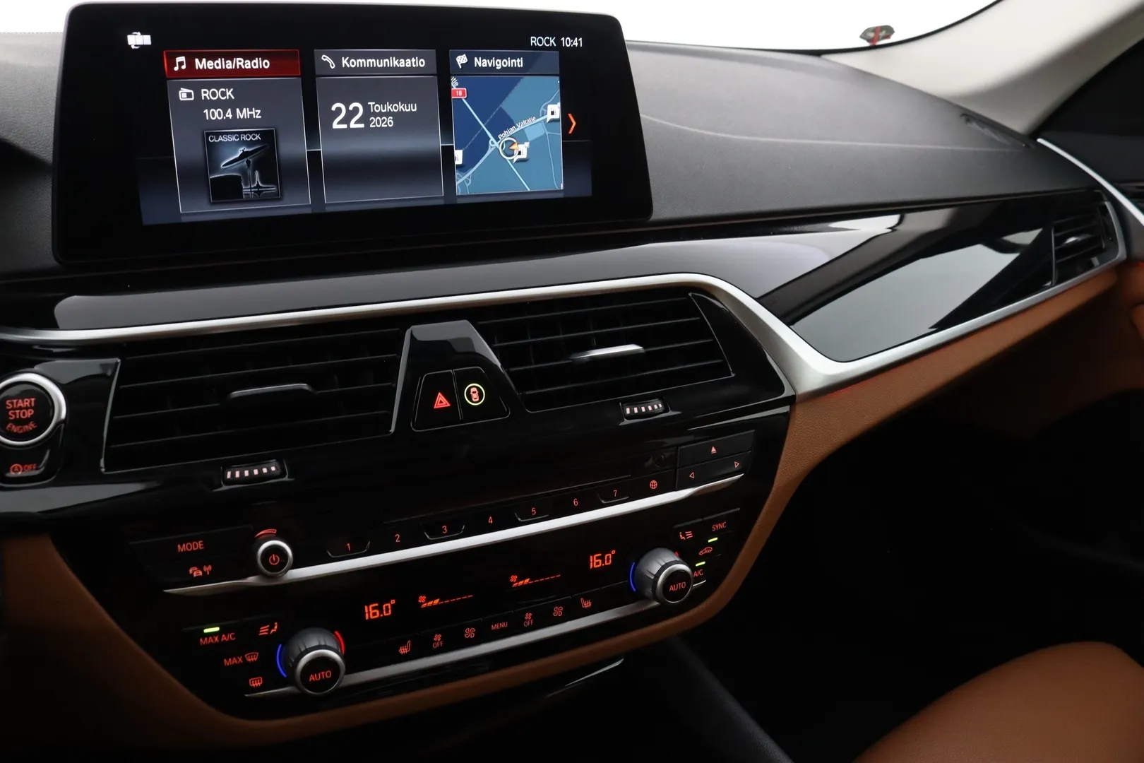 BMW 520 YLA-965 carousel image