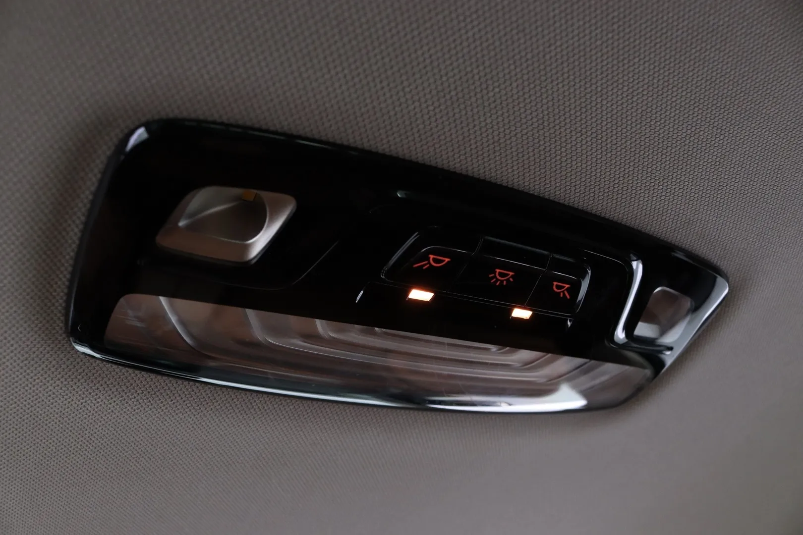 BMW 520 YLA-965 carousel image