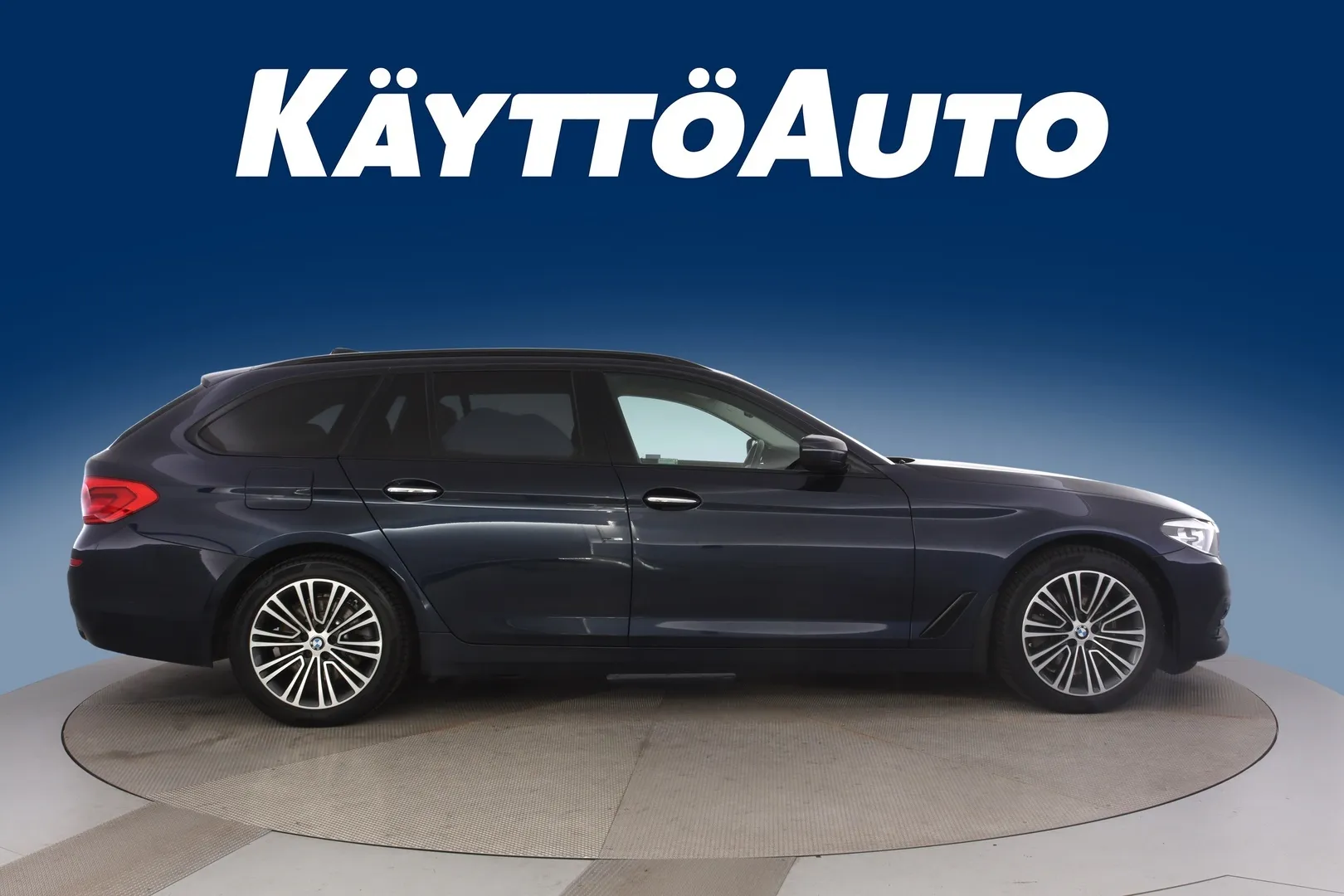 BMW 520 YLA-965 carousel image