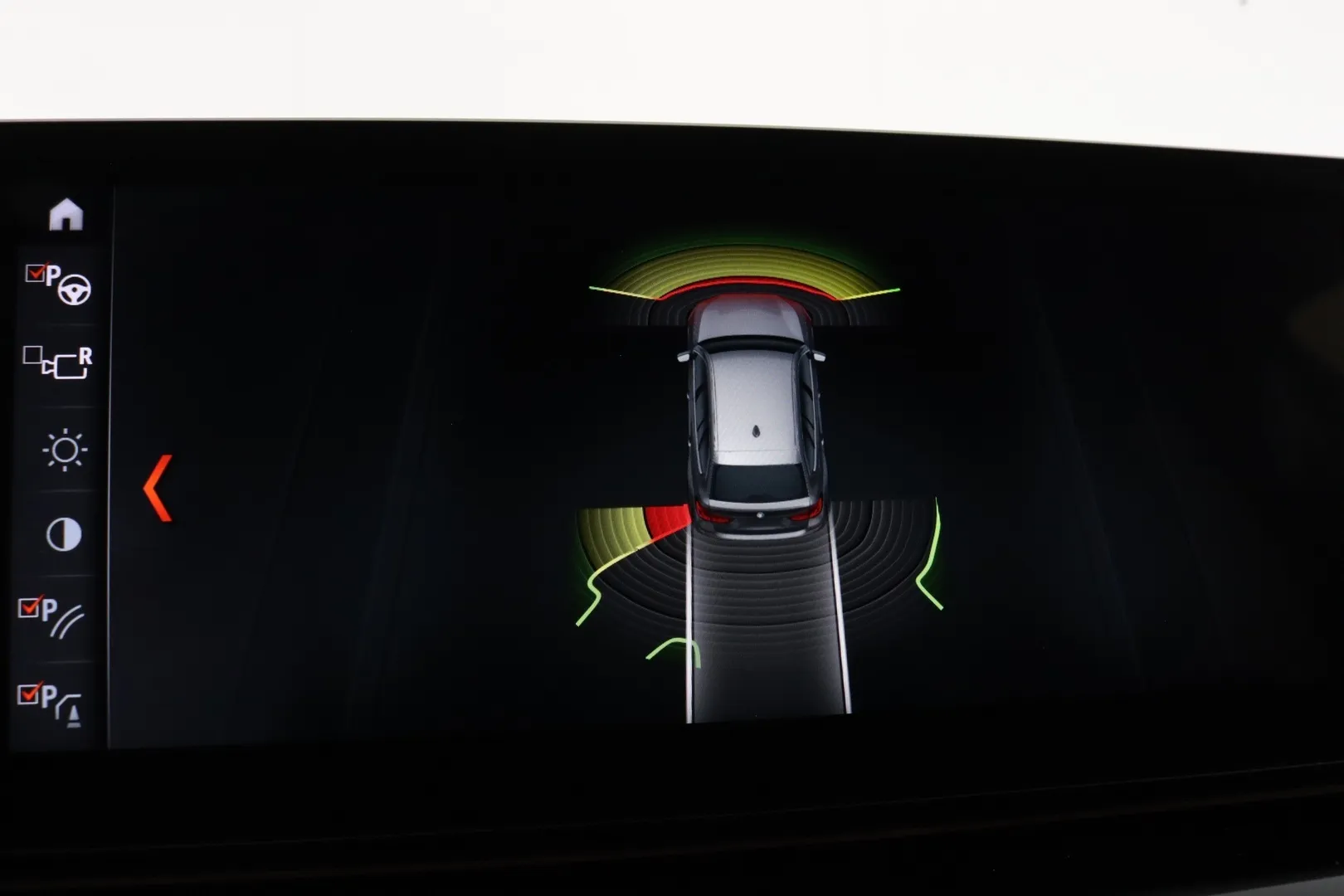 BMW 520 YLA-965 carousel image