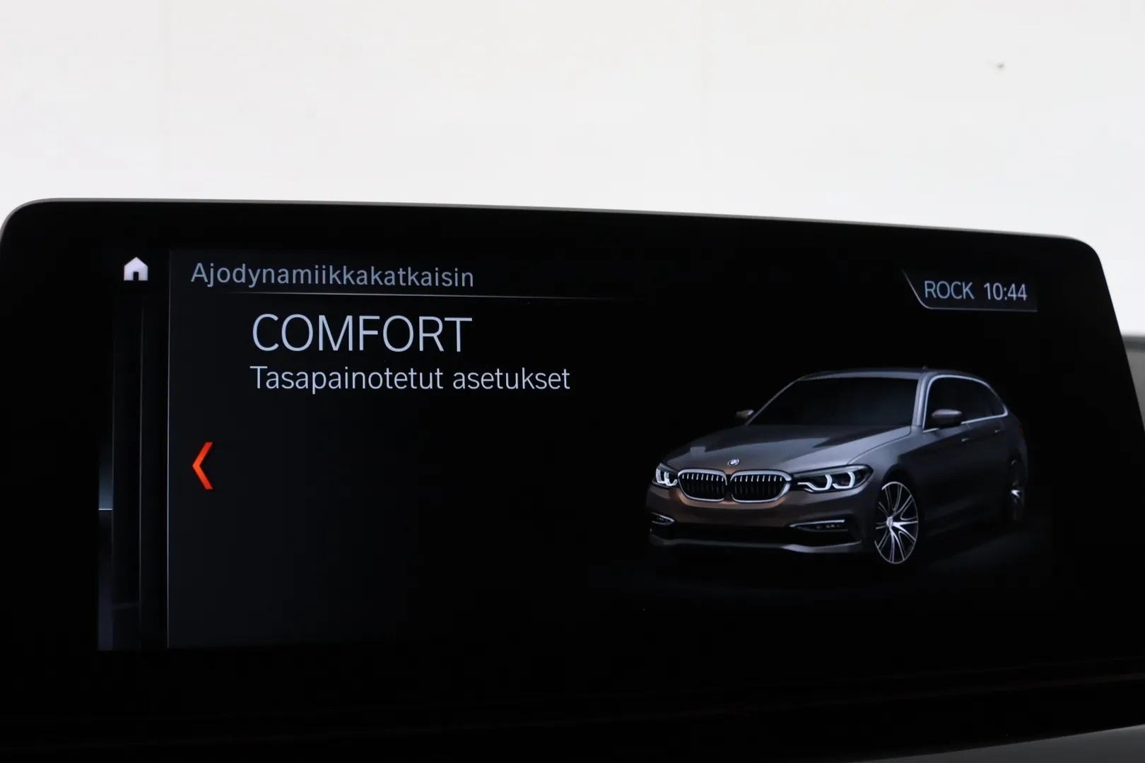 BMW 520 YLA-965 carousel image