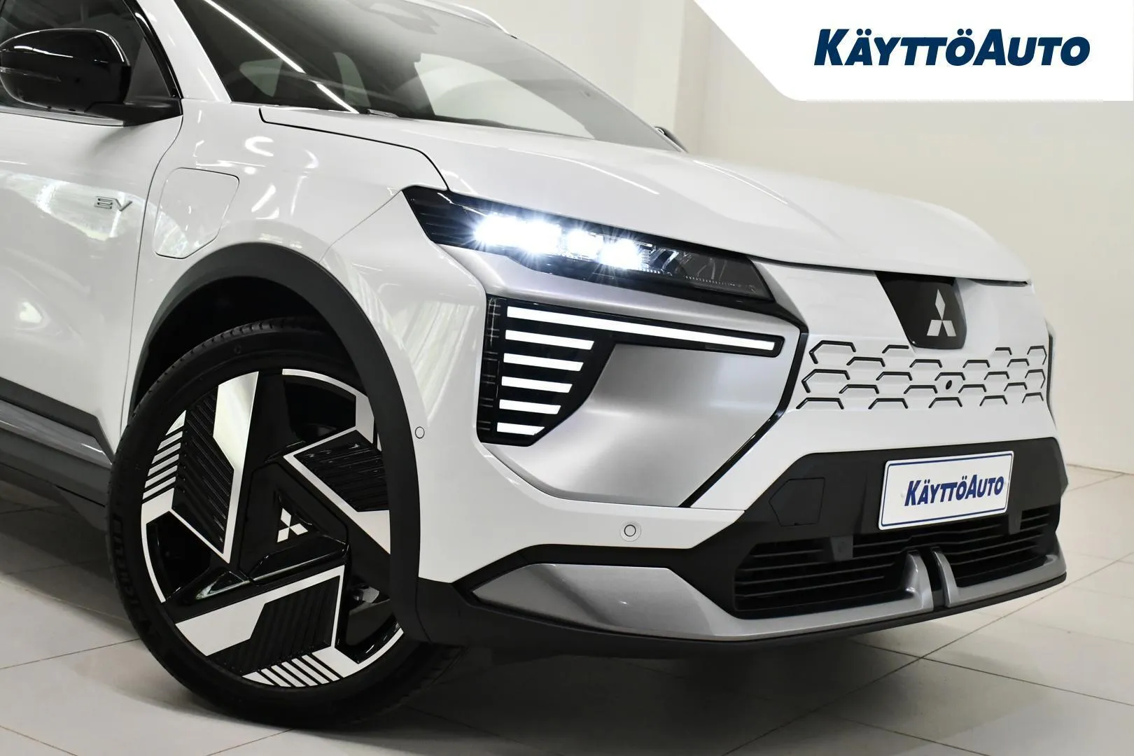 Mitsubishi Eclipse Cross ZRL-671 carousel image