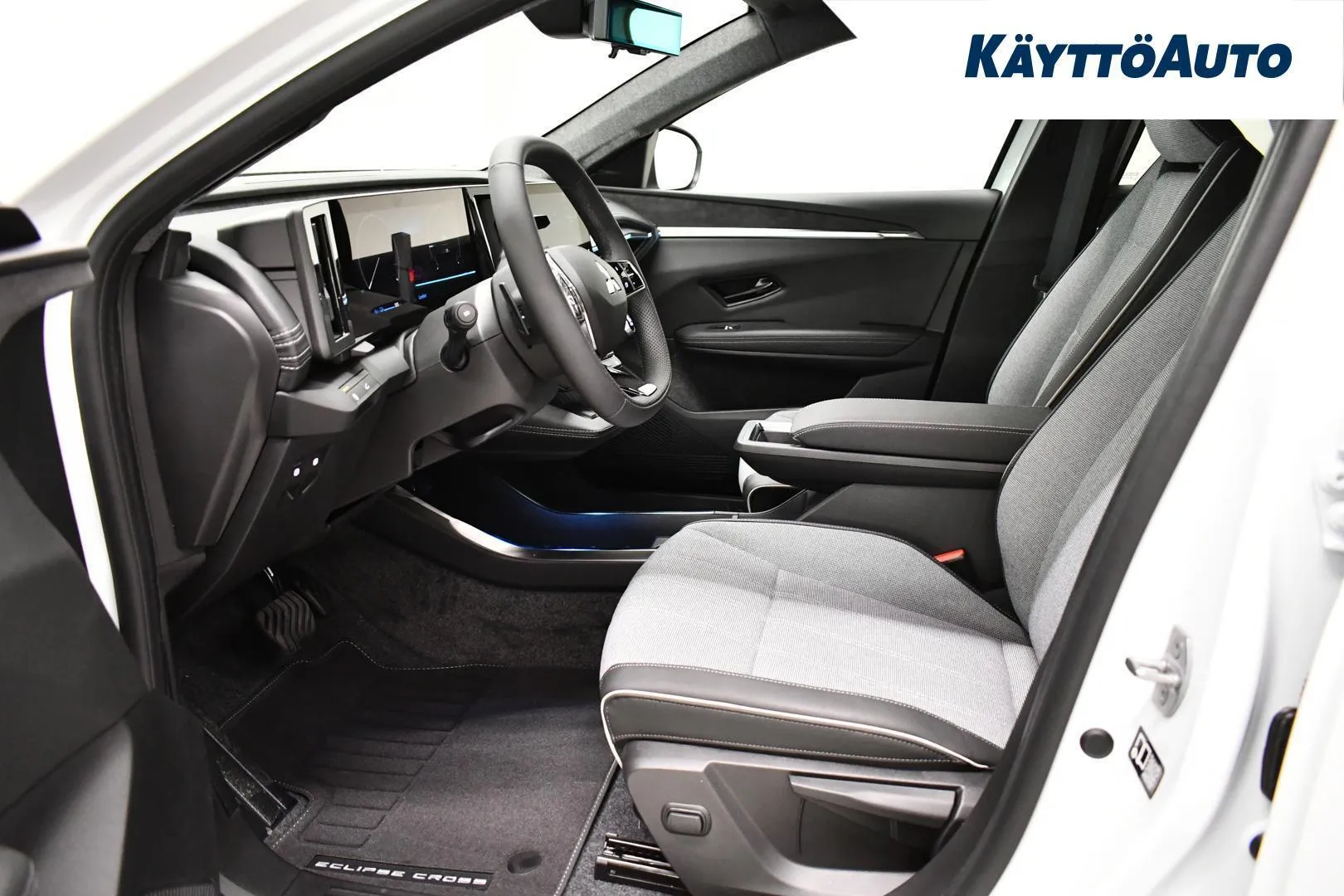 Mitsubishi Eclipse Cross ZRL-671 carousel image