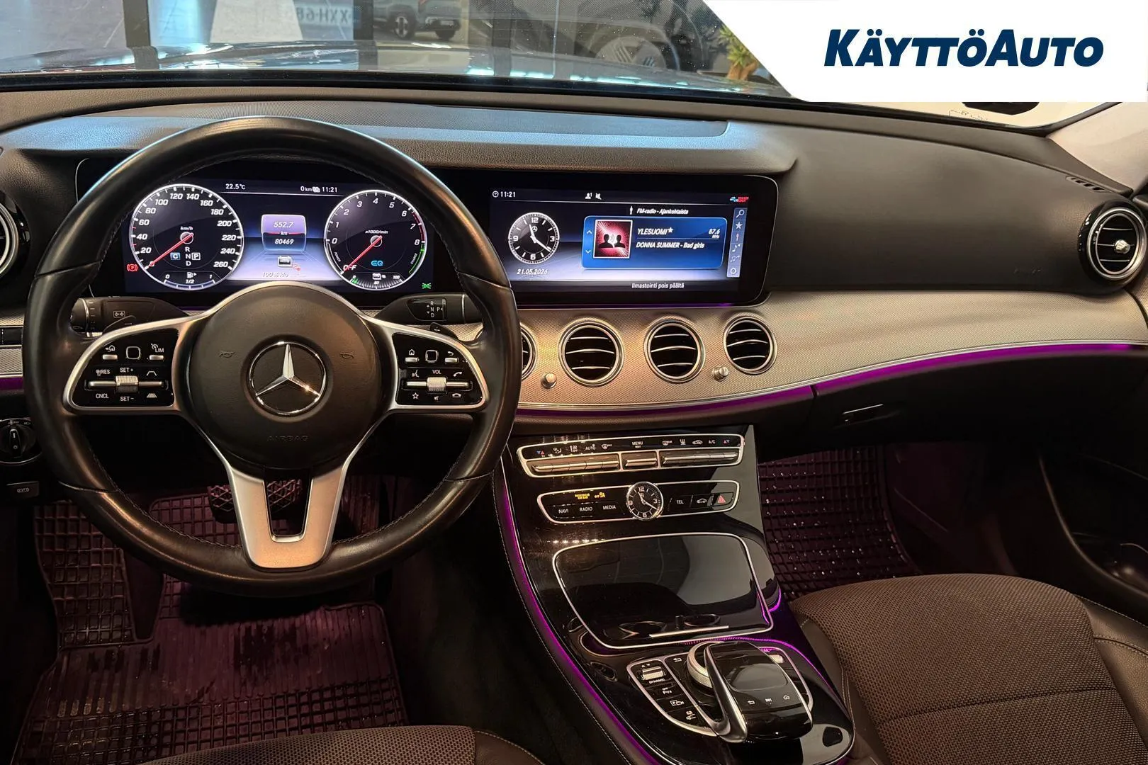 Mercedes-Benz E XXH-685 carousel image
