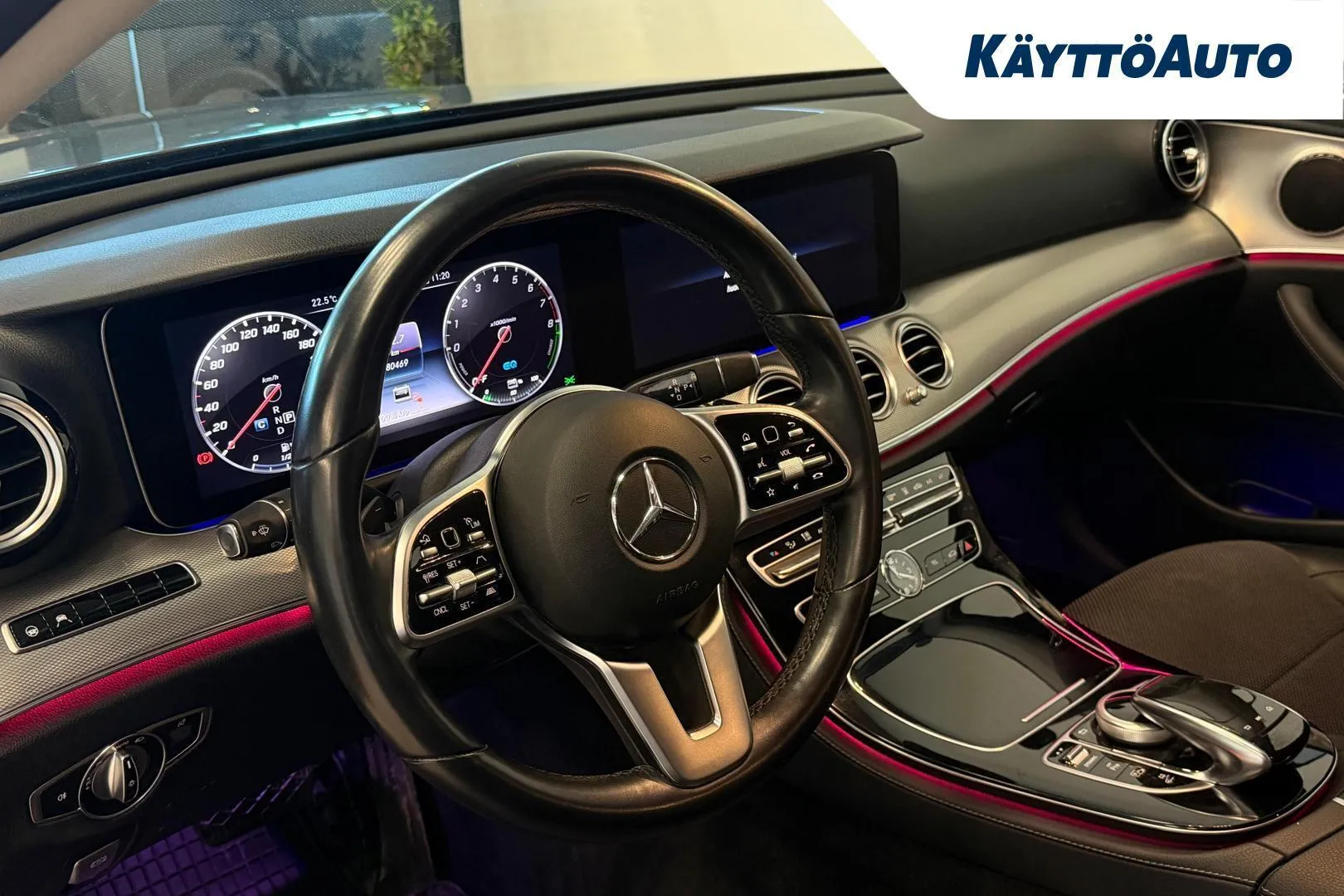 Mercedes-Benz E XXH-685 carousel image