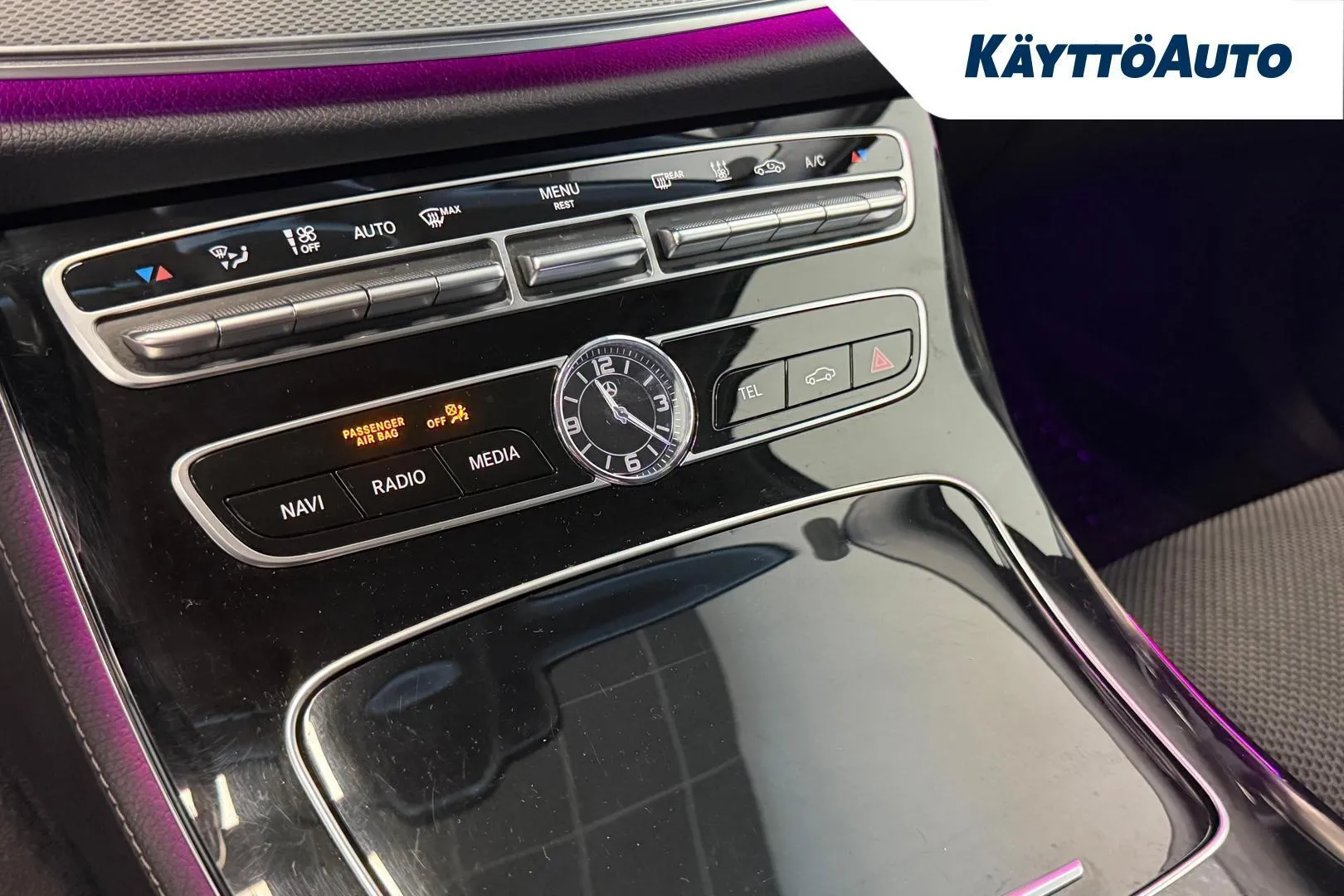 Mercedes-Benz E XXH-685 carousel image