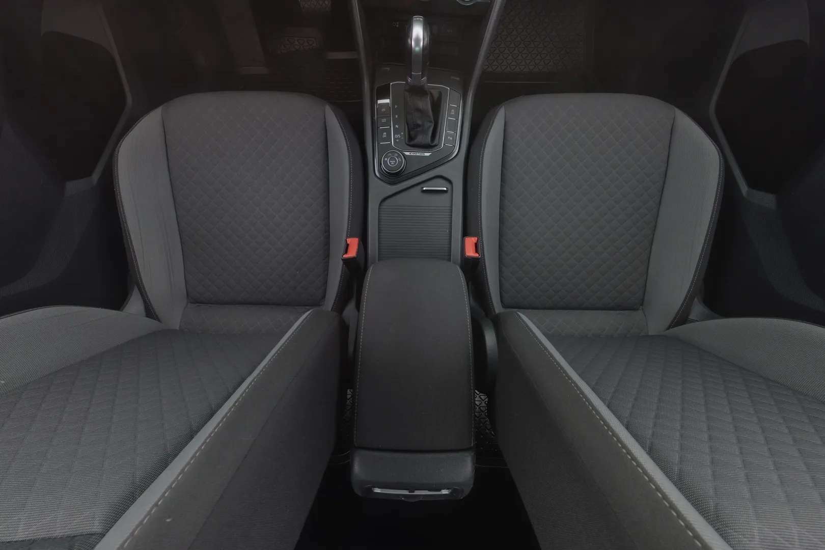 Volkswagen Tiguan SNS-772 carousel image