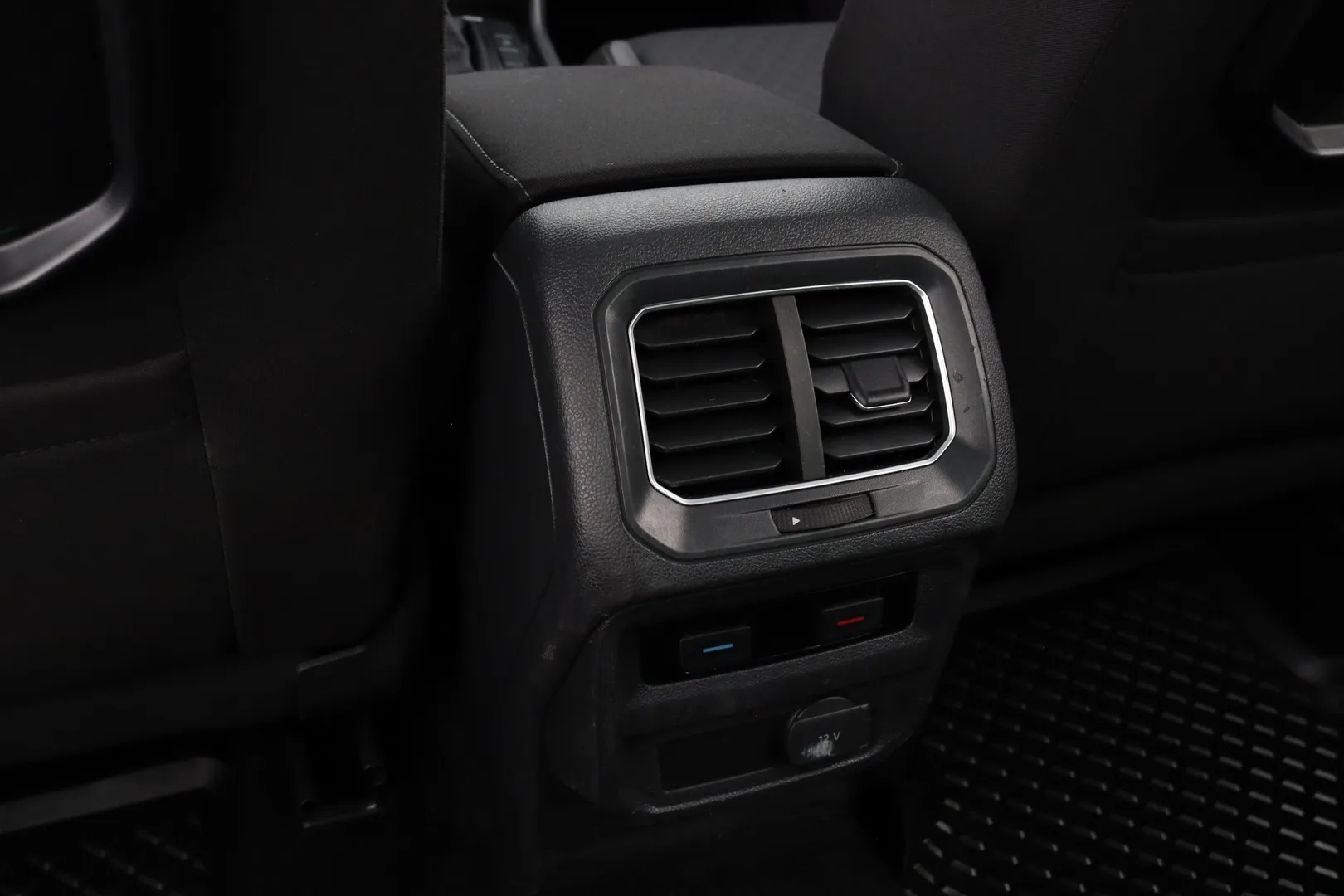 Volkswagen Tiguan SNS-772 carousel image