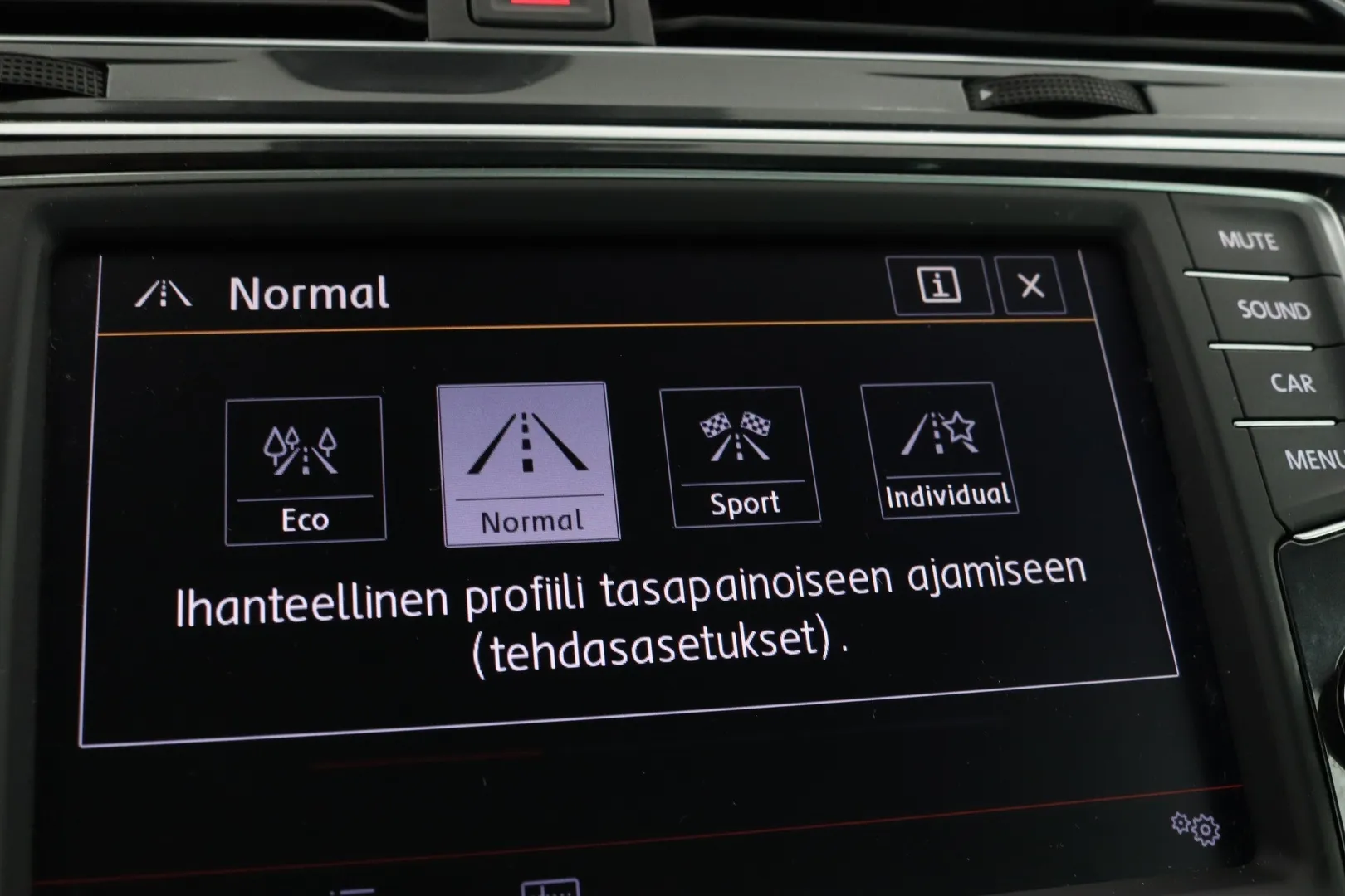 Volkswagen Tiguan SNS-772 carousel image