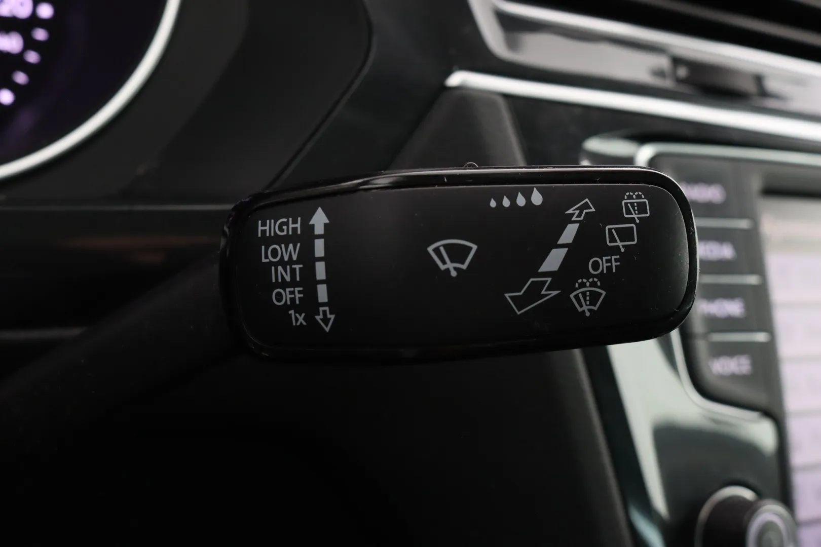 Volkswagen Tiguan SNS-772 carousel image